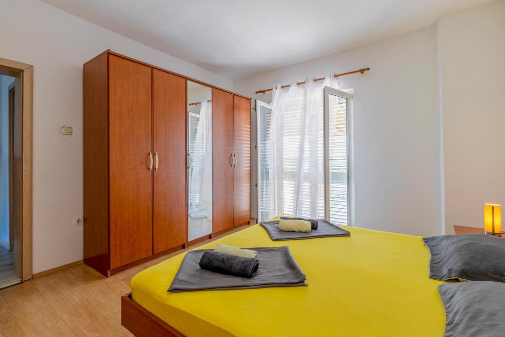 Two bedroom apartment with terrace and sea view Bibinje, Zadar  A-a