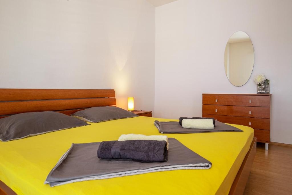 Two bedroom apartment with terrace and sea view Bibinje, Zadar  A-a