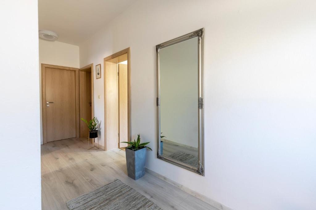 Two bedroom apartment with terrace and sea view Bibinje, Zadar  A-a