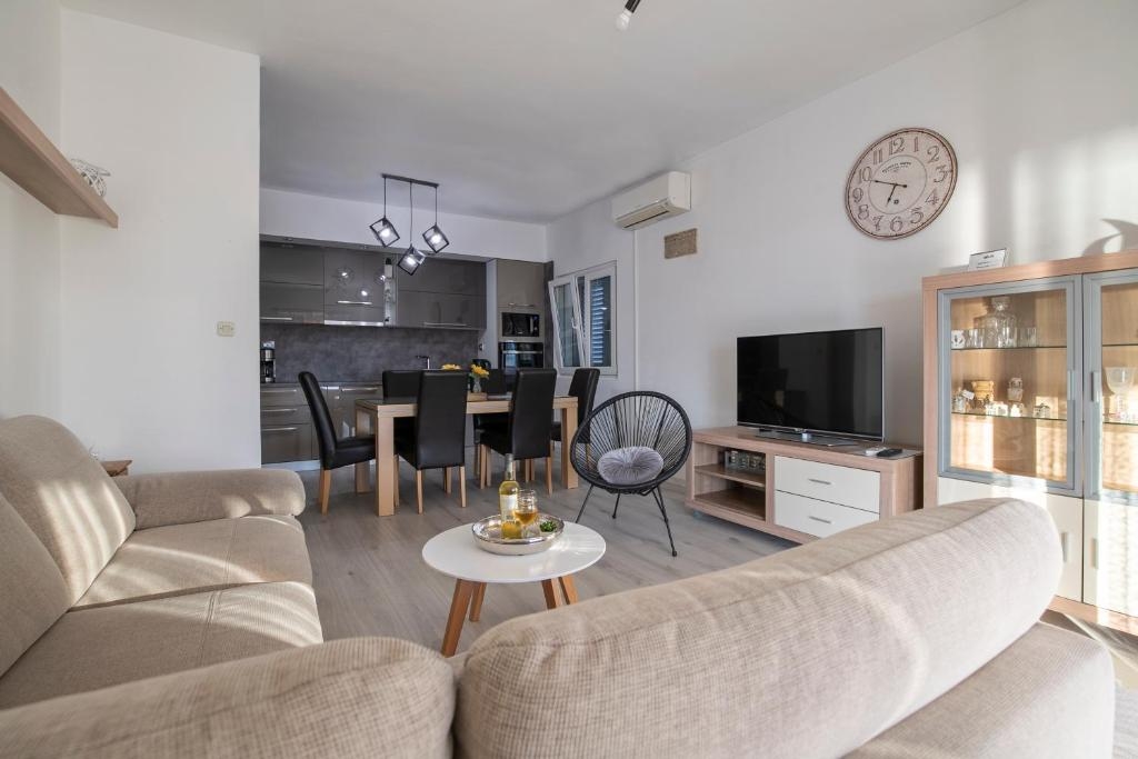 Two bedroom apartment with terrace and sea view Bibinje, Zadar (A-23143-a) Two bedroom apartment with terrace and sea view Bibinje, Zadar (A-23143-a)