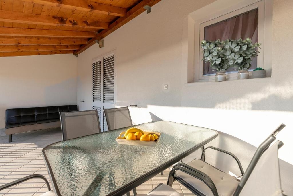 Two bedroom apartment with terrace and sea view Bibinje, Zadar  A-a