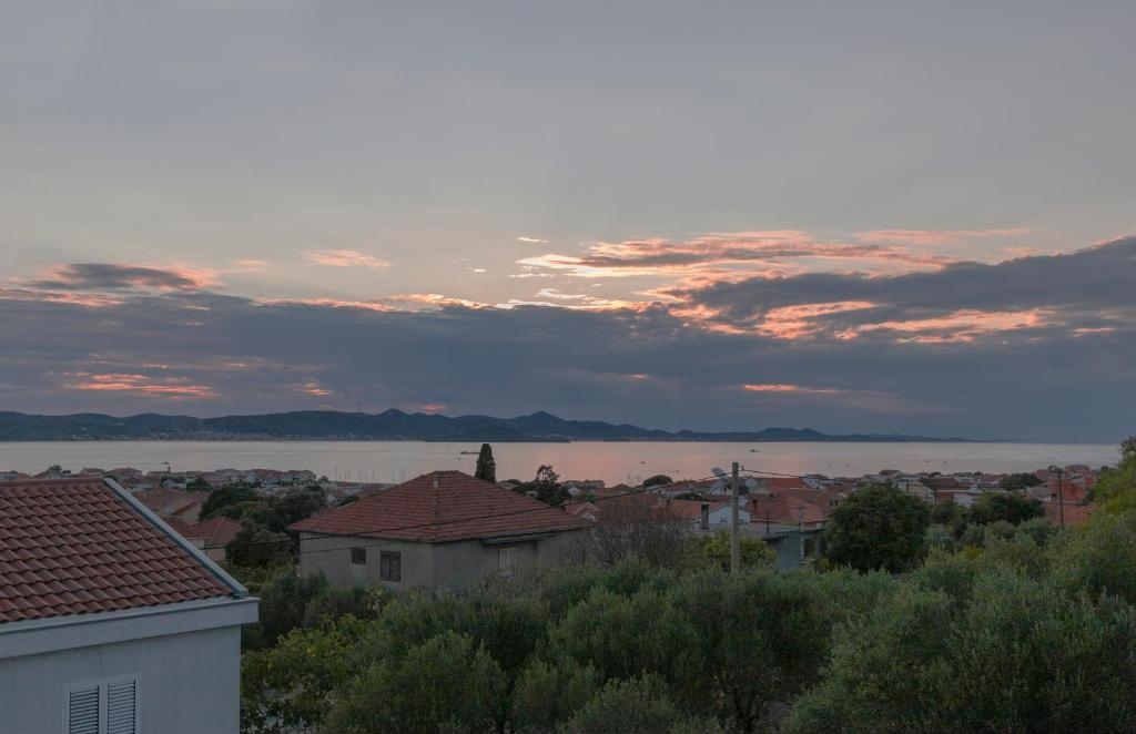 Two bedroom apartment with terrace and sea view Bibinje, Zadar  A-a