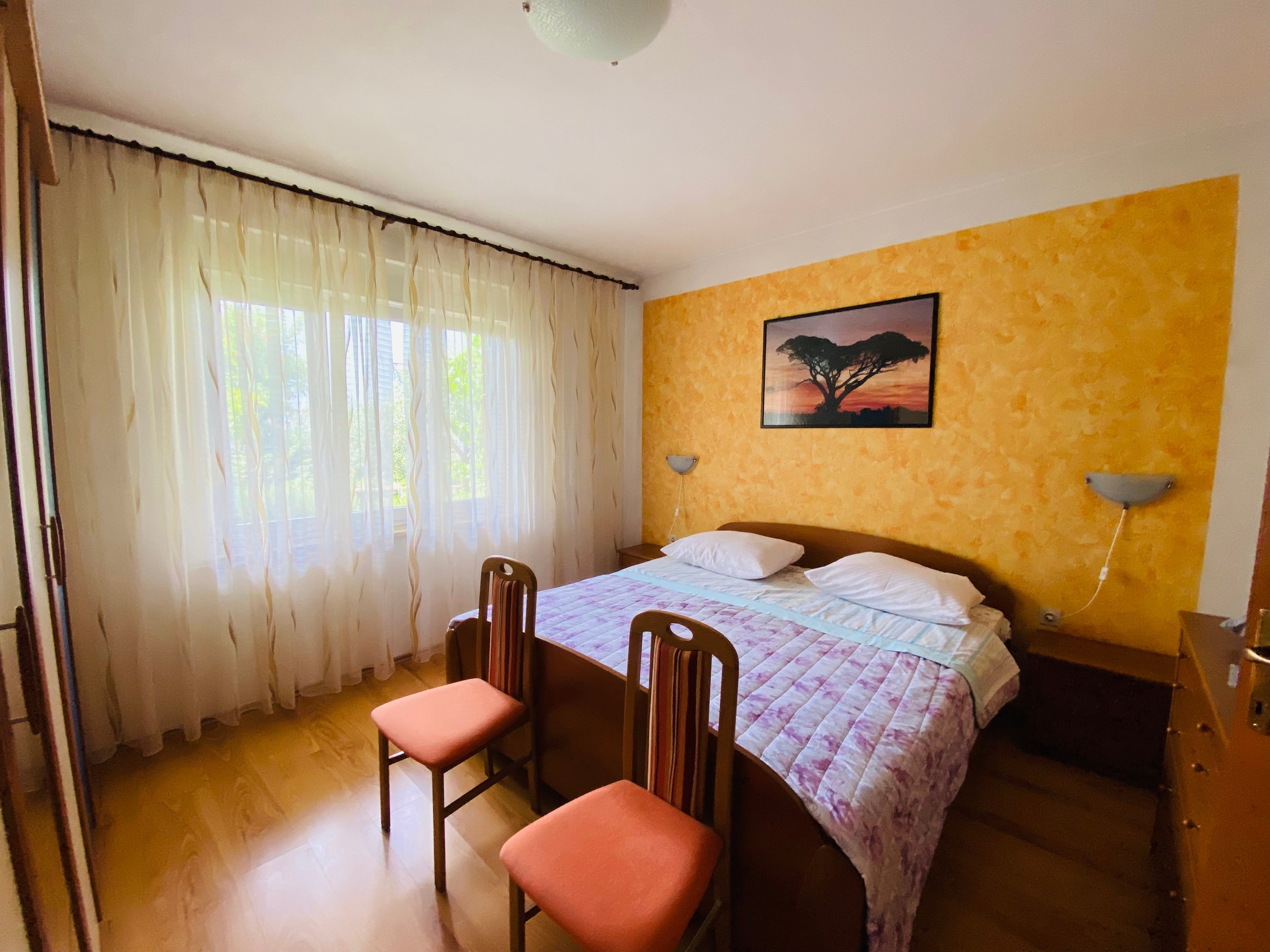 One bedroom apartment with terrace Rovinj  A-b