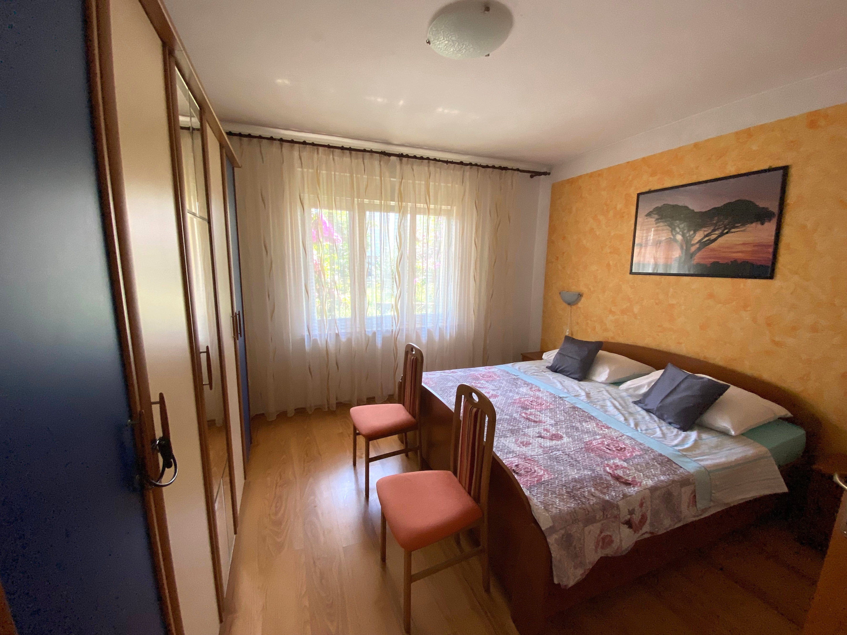 One bedroom apartment with terrace Rovinj  A-b