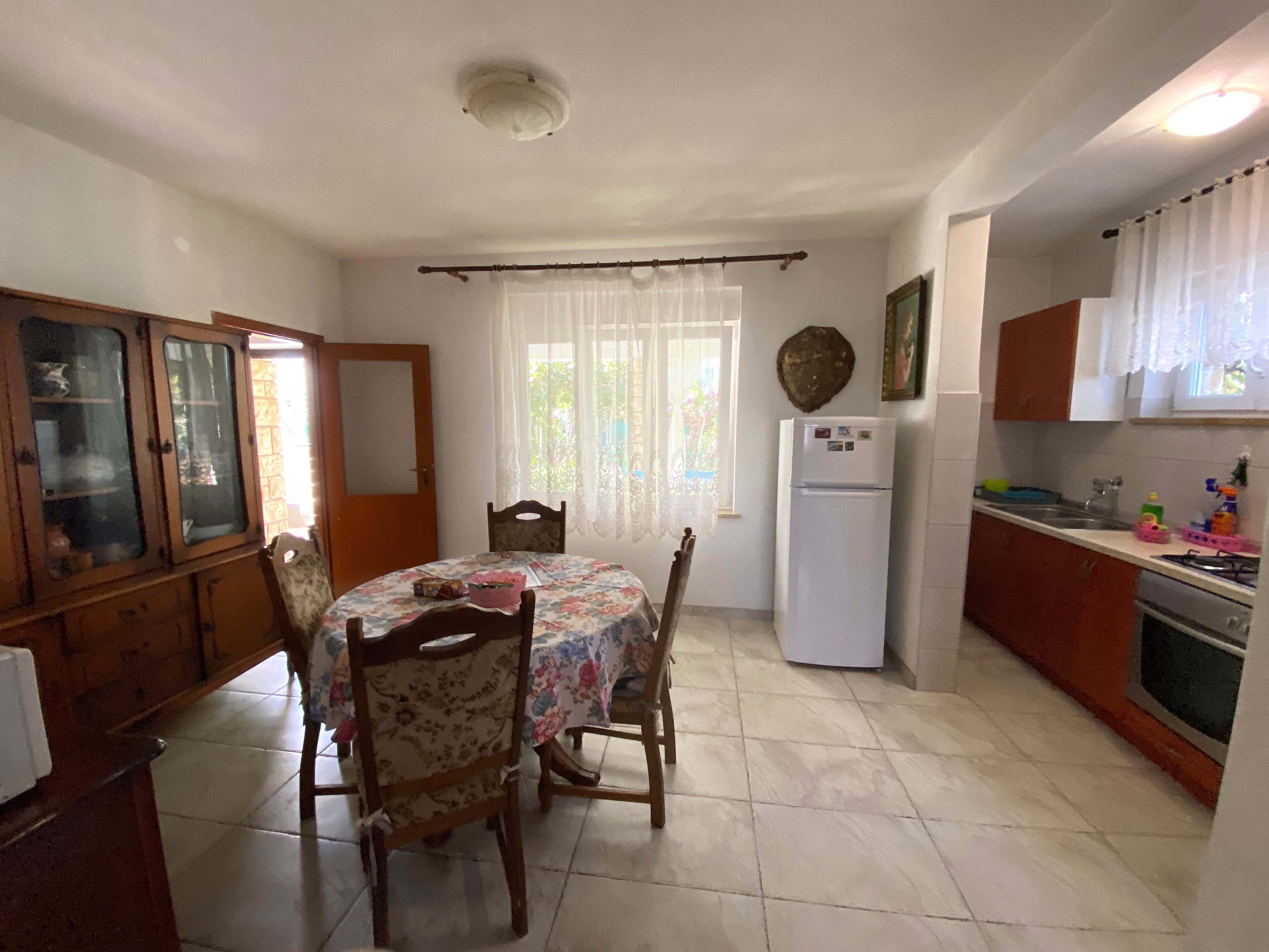 One bedroom apartment with terrace Rovinj  A-b