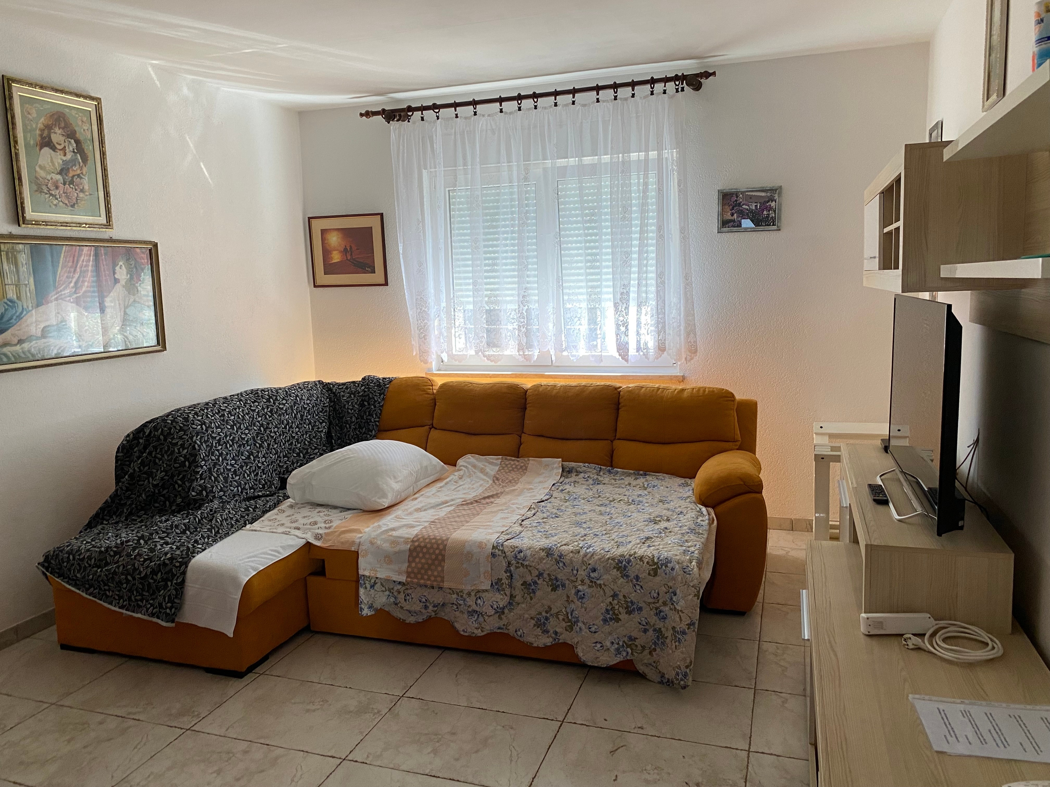 One bedroom apartment with terrace Rovinj  A-b