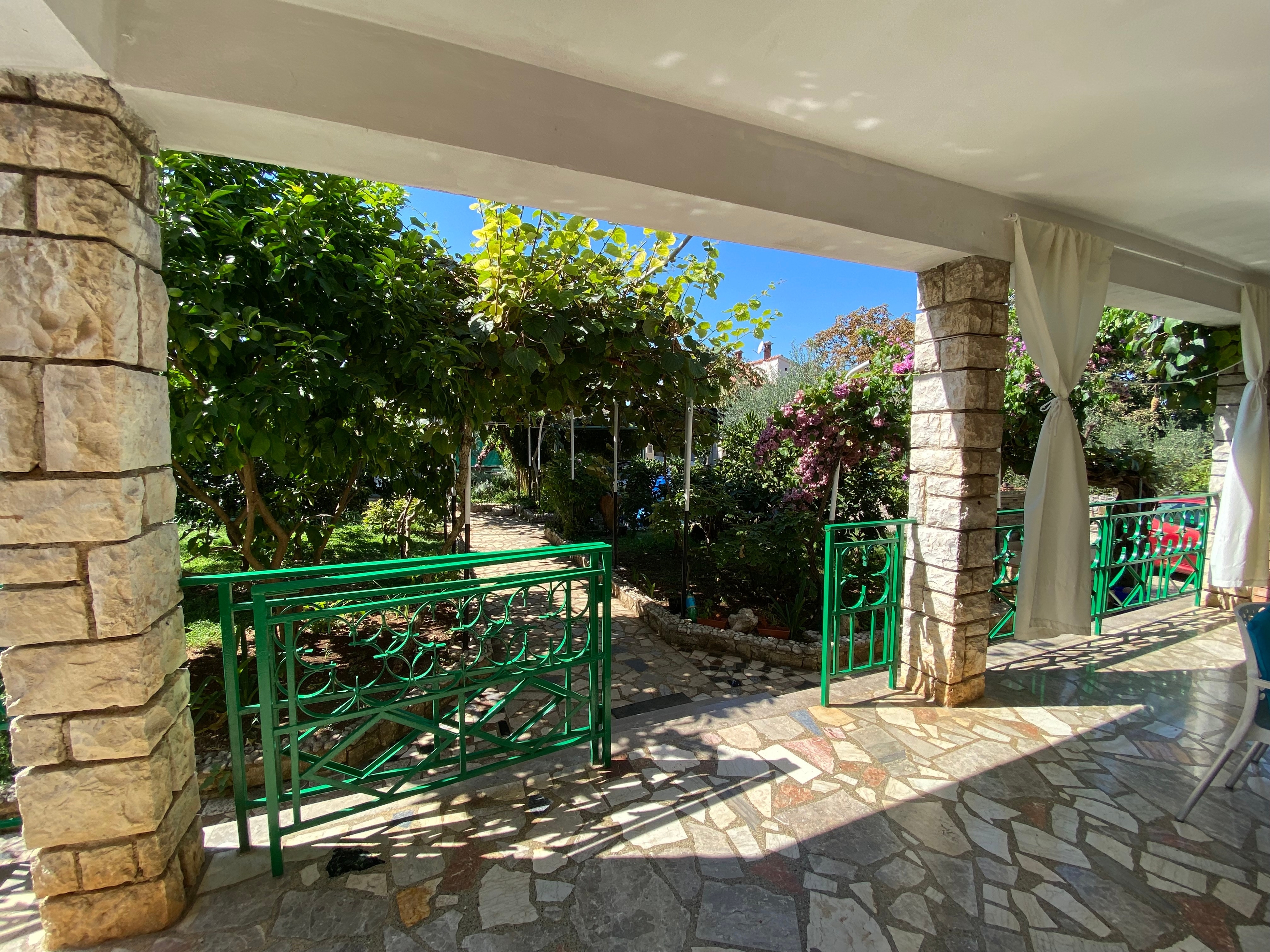 One bedroom apartment with terrace Rovinj  A-b