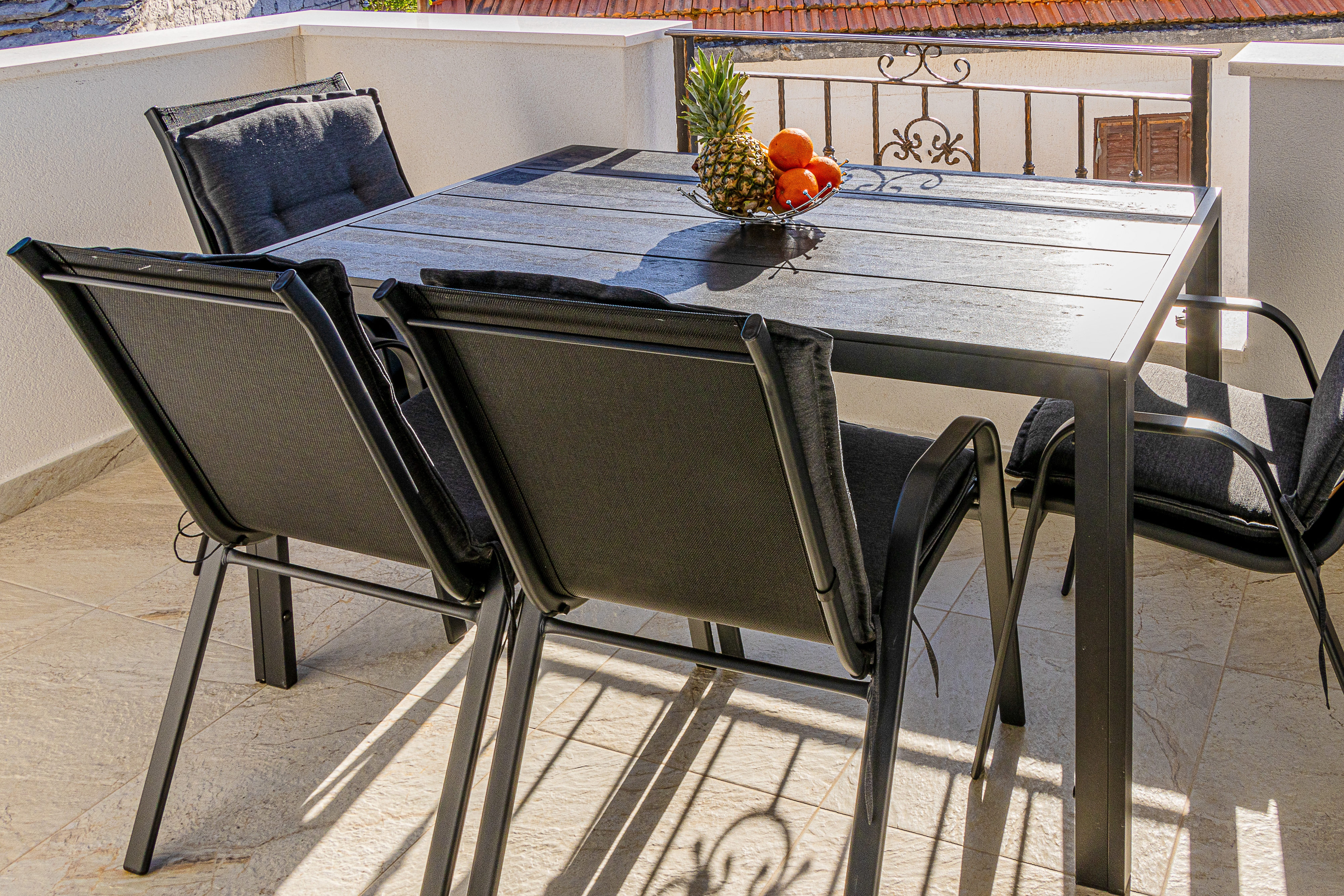 Two bedroom apartment with terrace and sea view Okrug Gornji, Čiovo  A-b