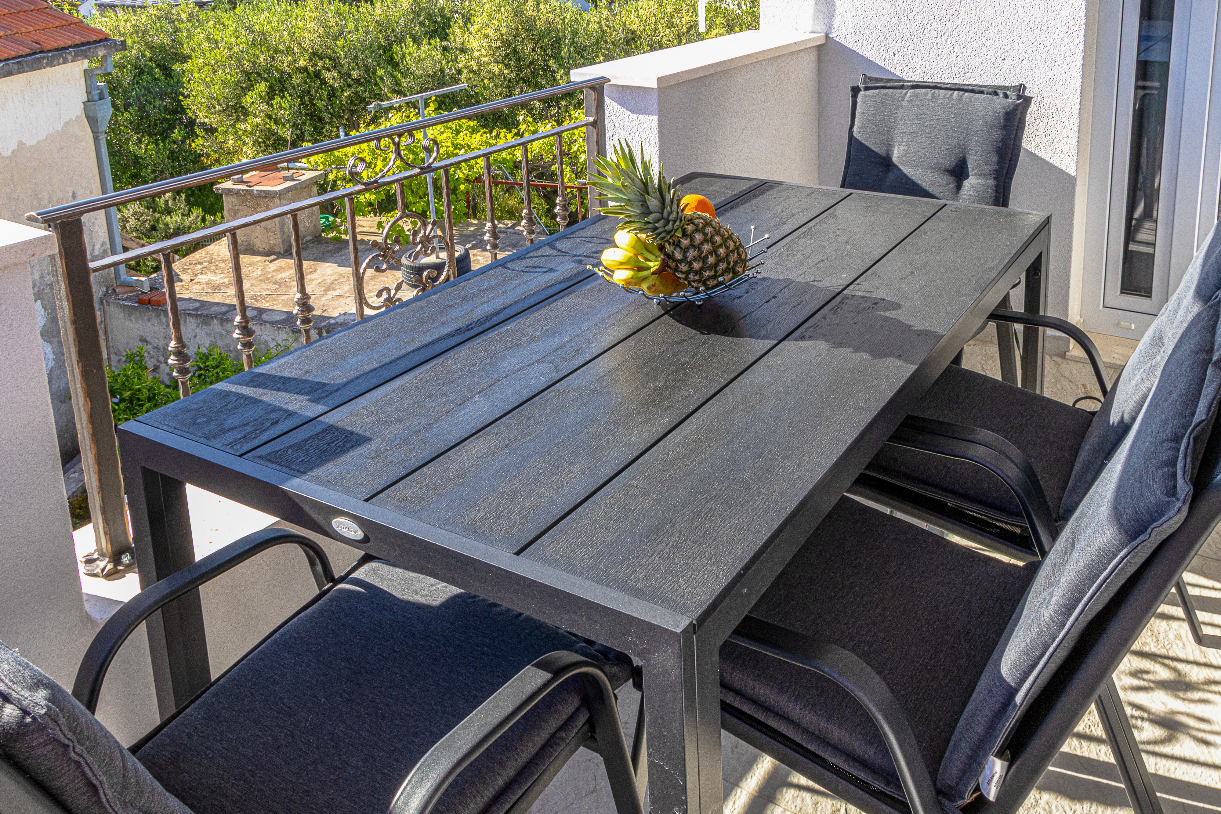 Two bedroom apartment with terrace and sea view Okrug Gornji, Čiovo  A-b