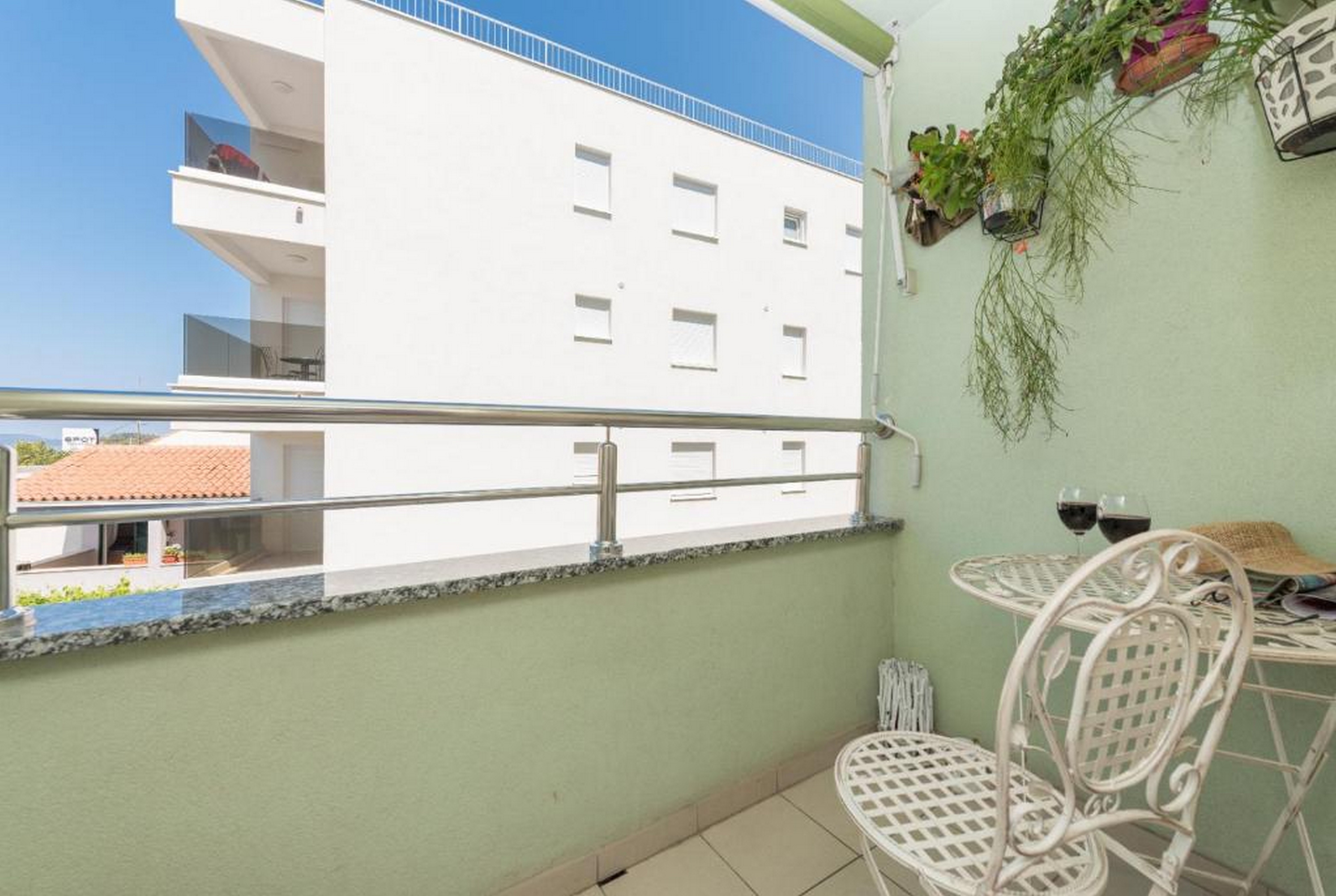 One bedroom apartment with balcony and sea view Makarska  A-a