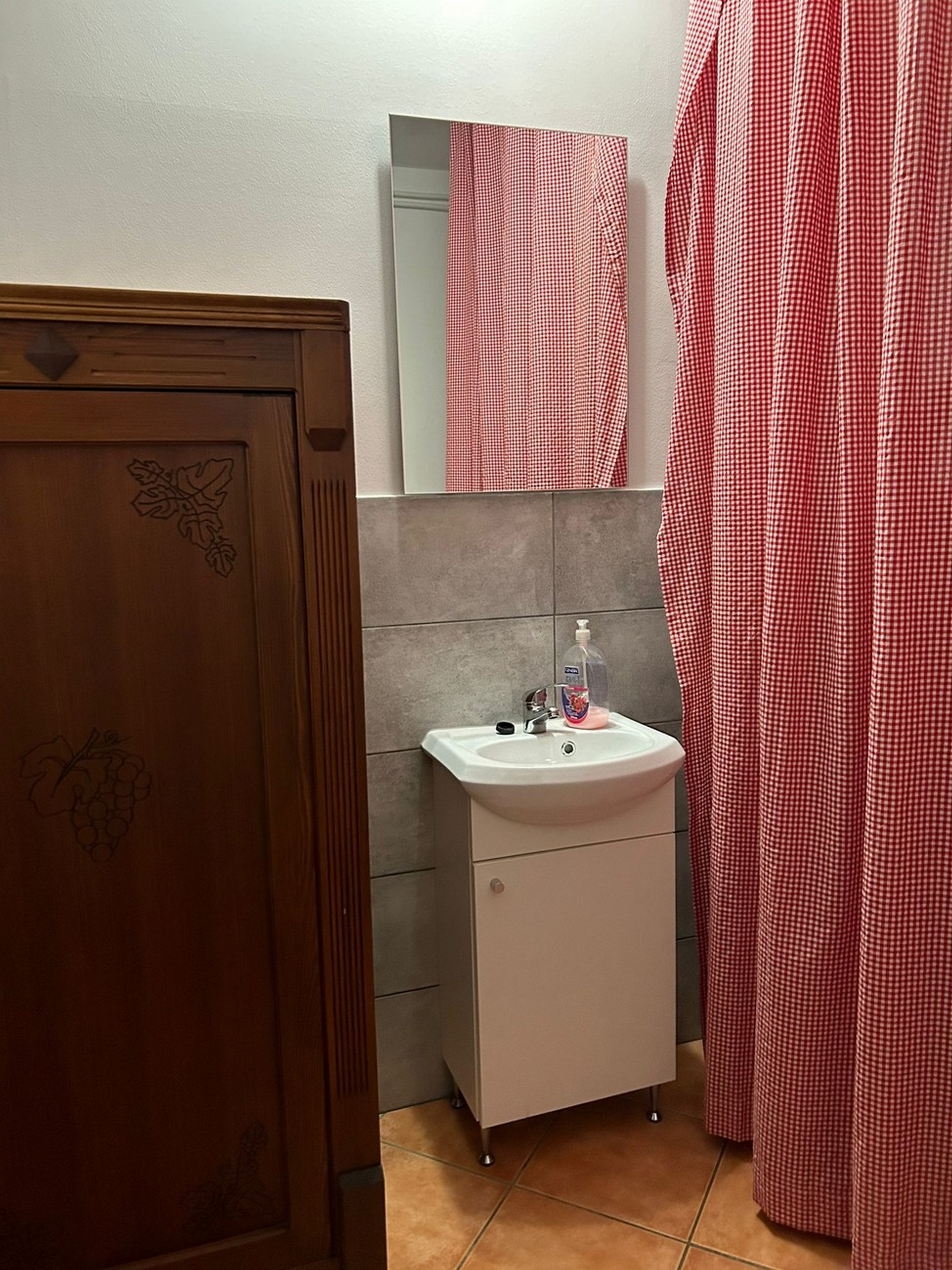 Two bedroom house with terrace Glavnica Donja, Zagreb  K