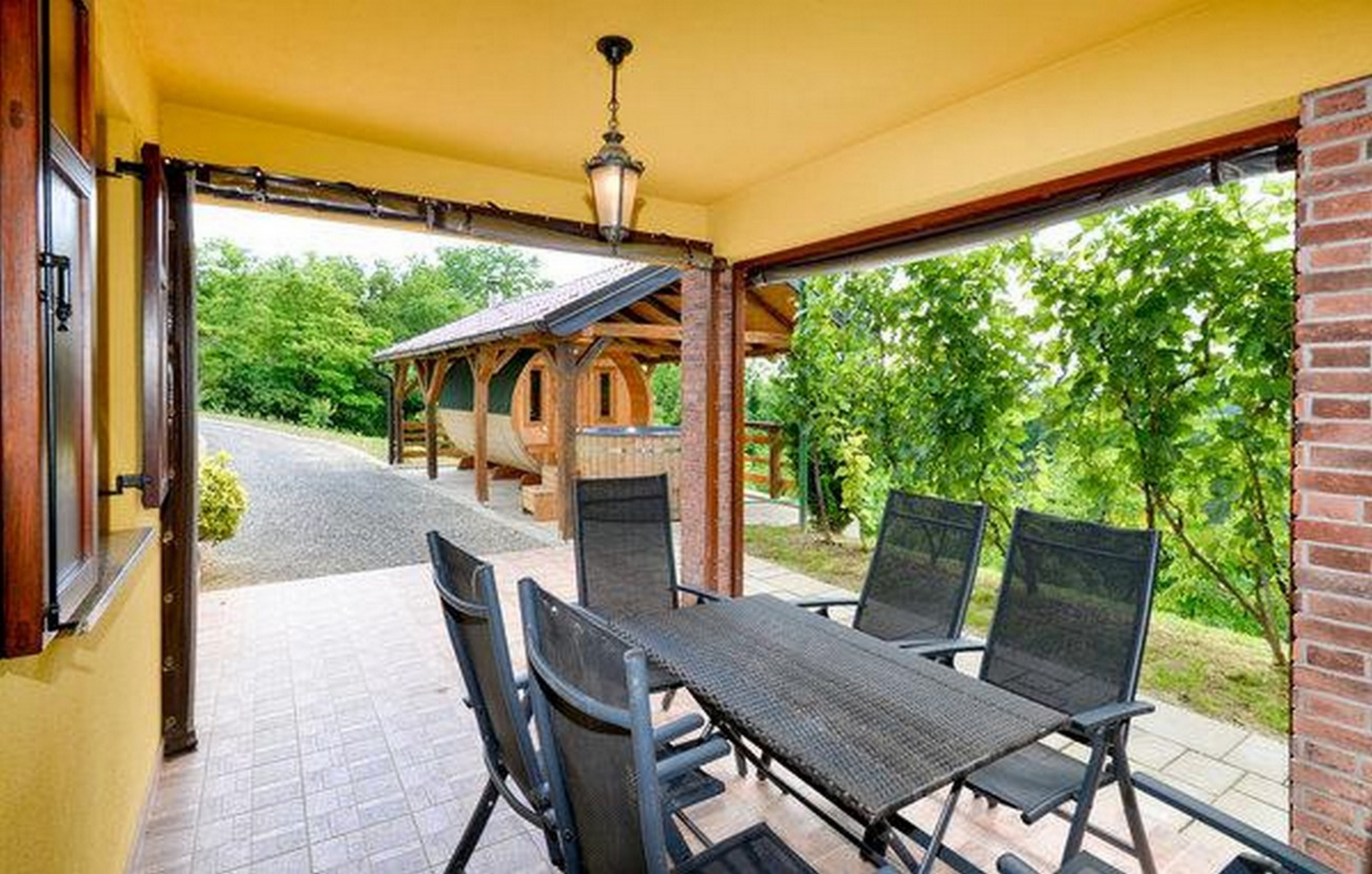 Two bedroom house with terrace Glavnica Donja, Zagreb  K