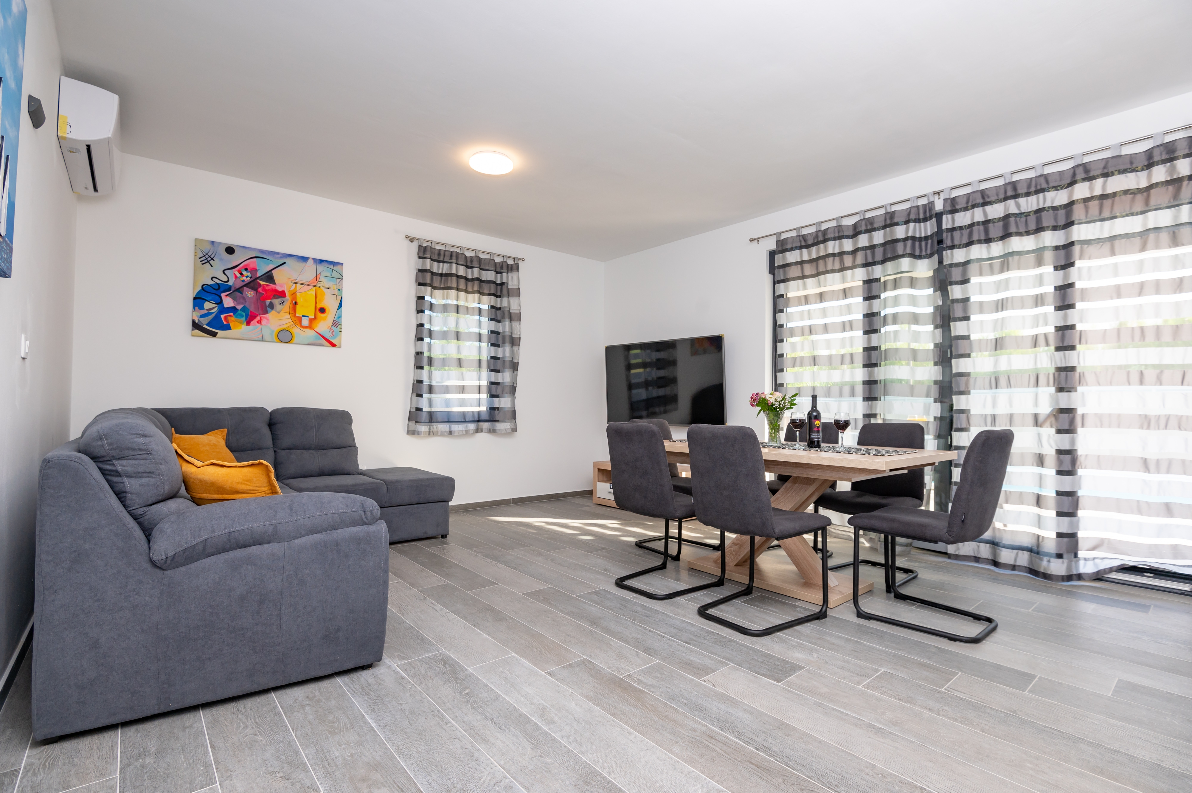 Two bedroom house with terrace and sea view Privlaka, Zadar  K