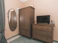 Ičići, Спальня в размещении типа studio-apartment, доступный кондиционер и WiFi.