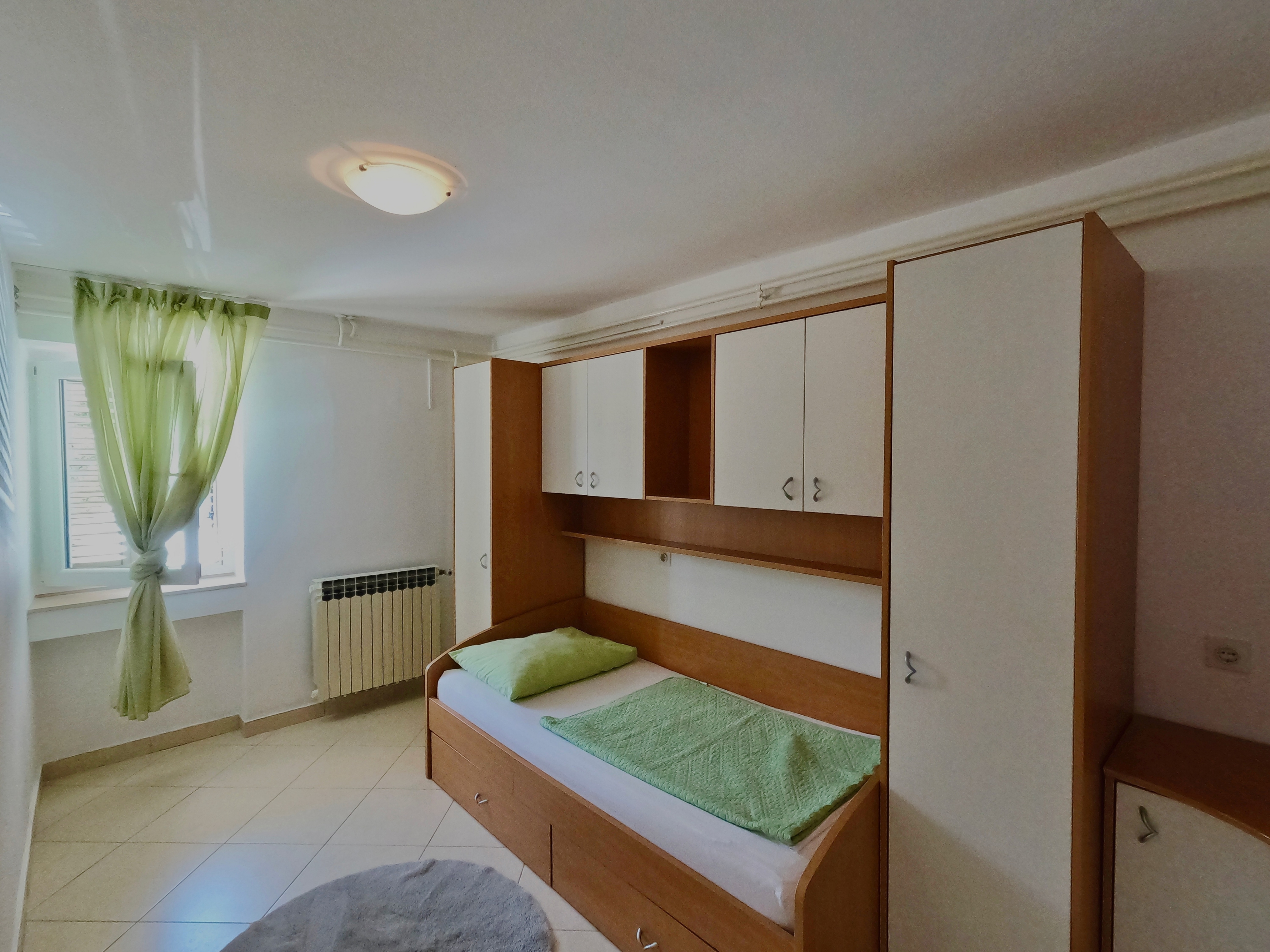 Three bedroom apartment with terrace Crikvenica  A-a