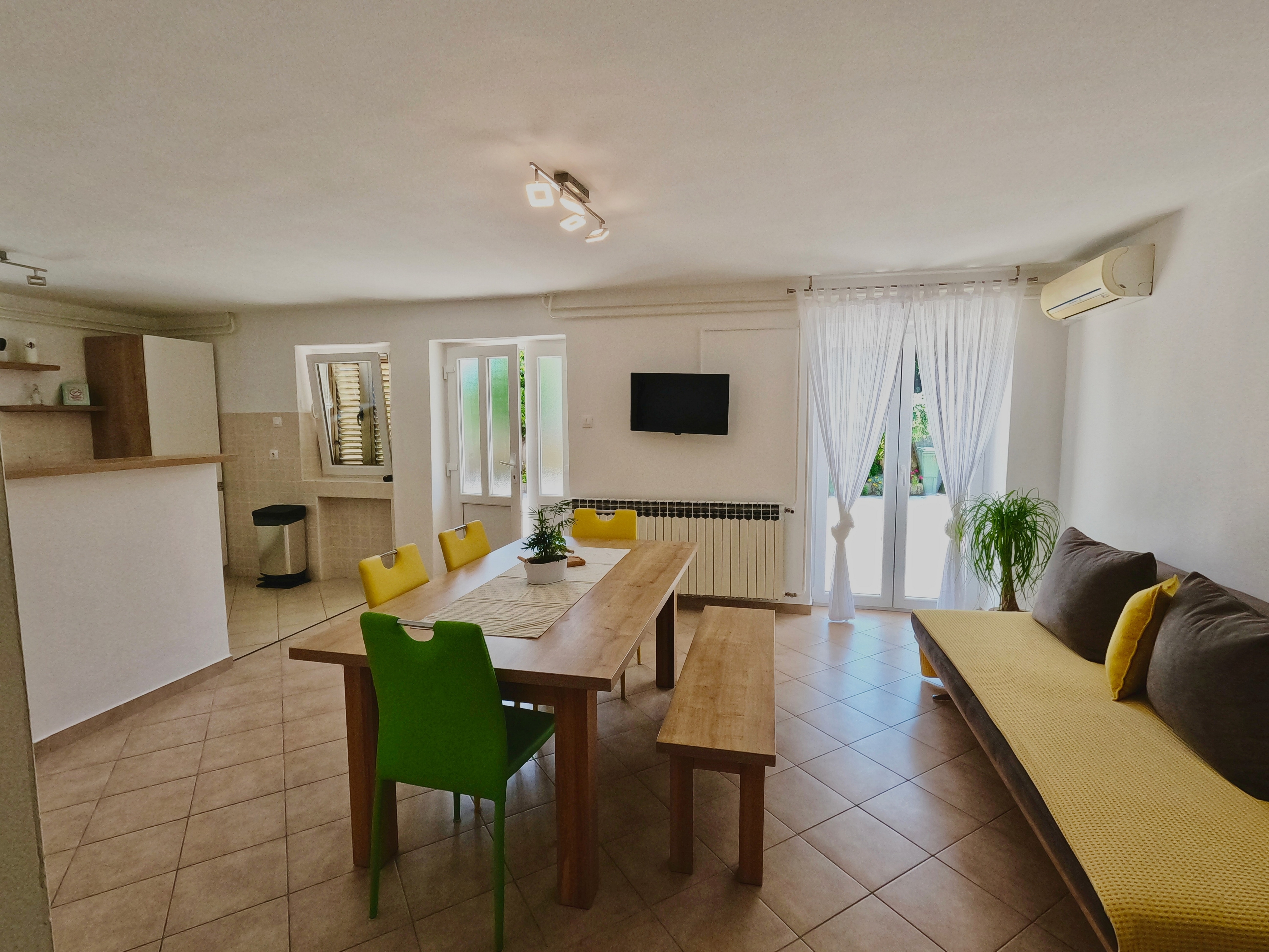 Three bedroom apartment with terrace Crikvenica (A-23167-a) Three bedroom apartment with terrace Crikvenica (A-23167-a)