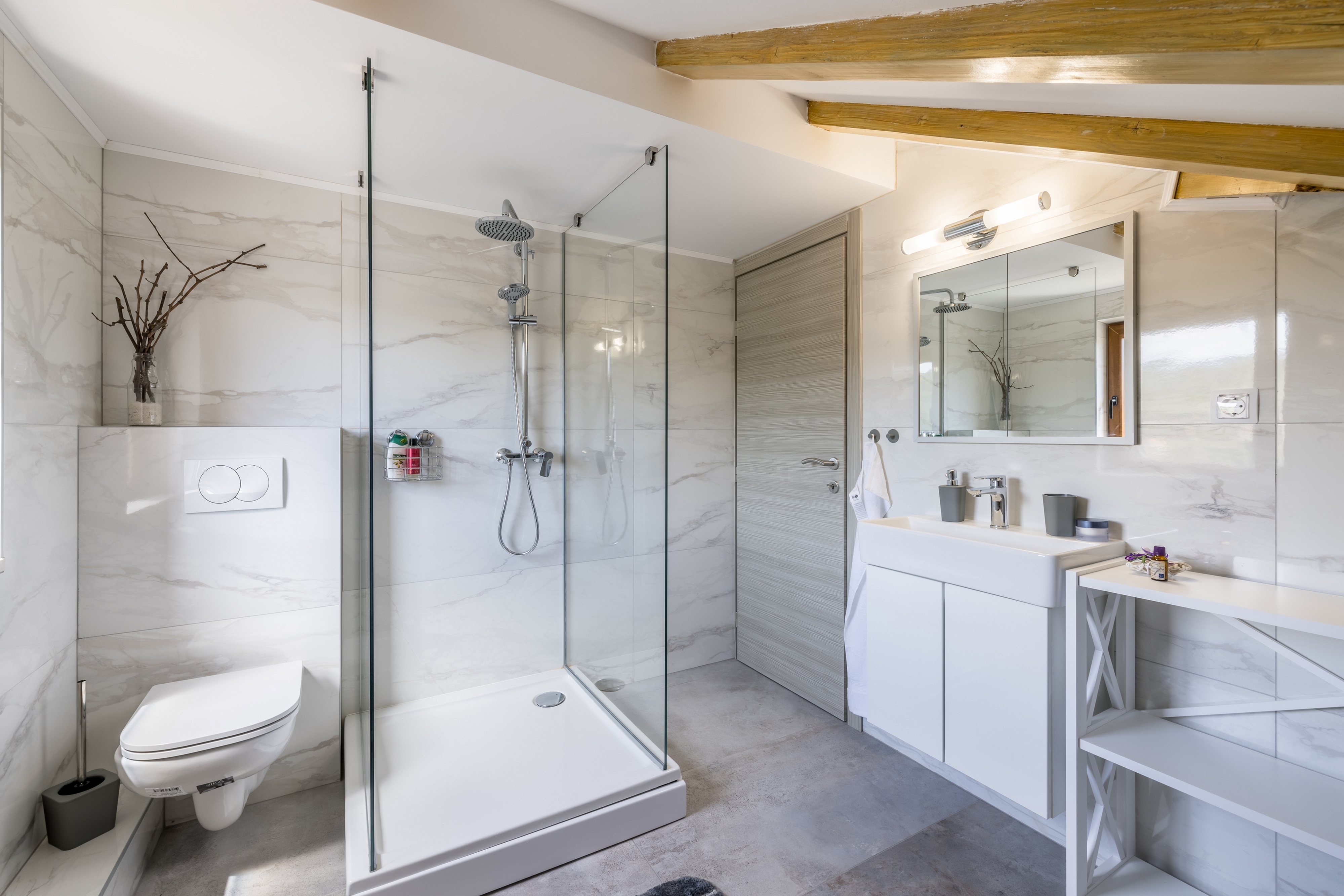 Three bedroom apartment with terrace and sea view Splitska, Brač  A-a