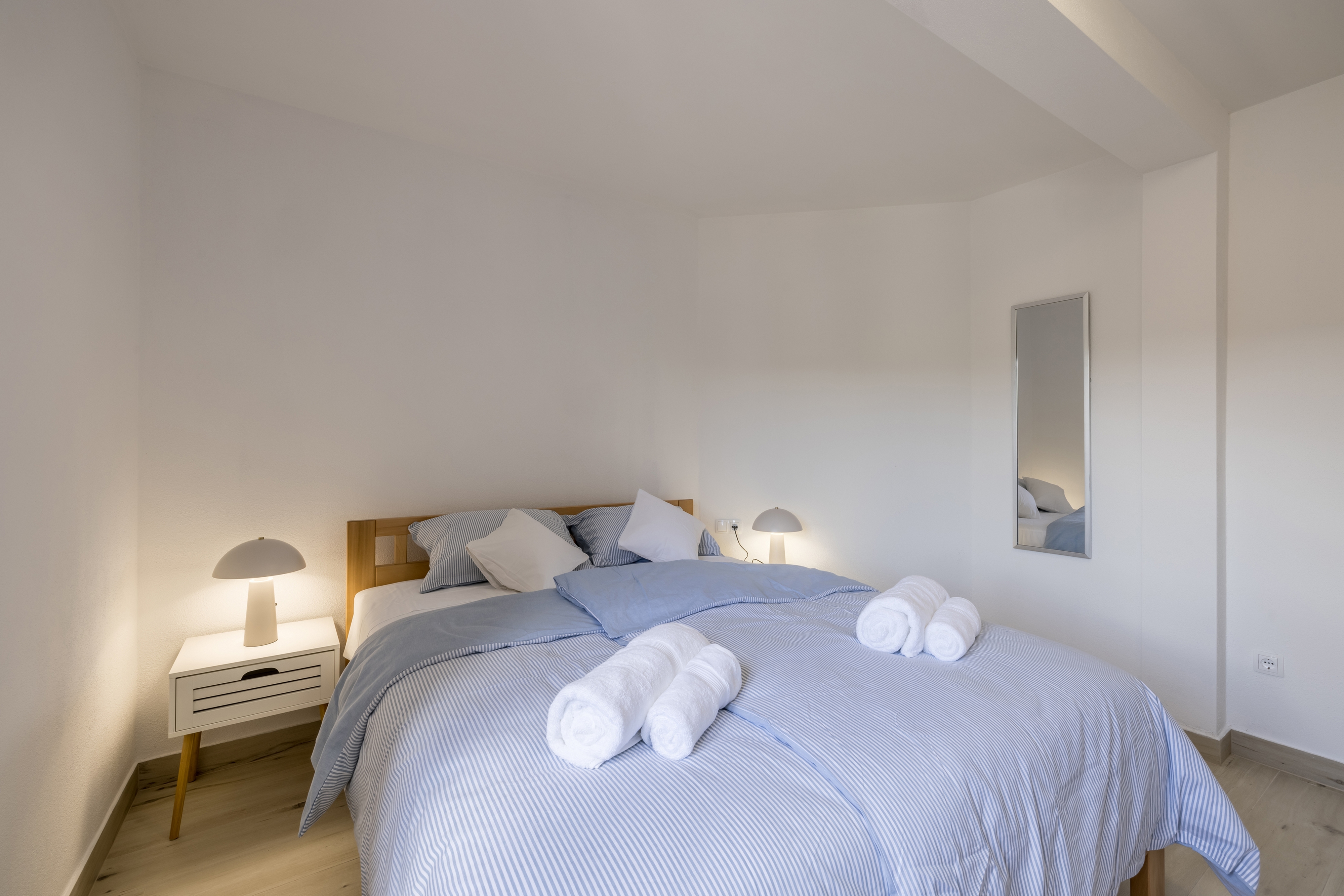 Three bedroom apartment with terrace and sea view Splitska, Brač  A-a