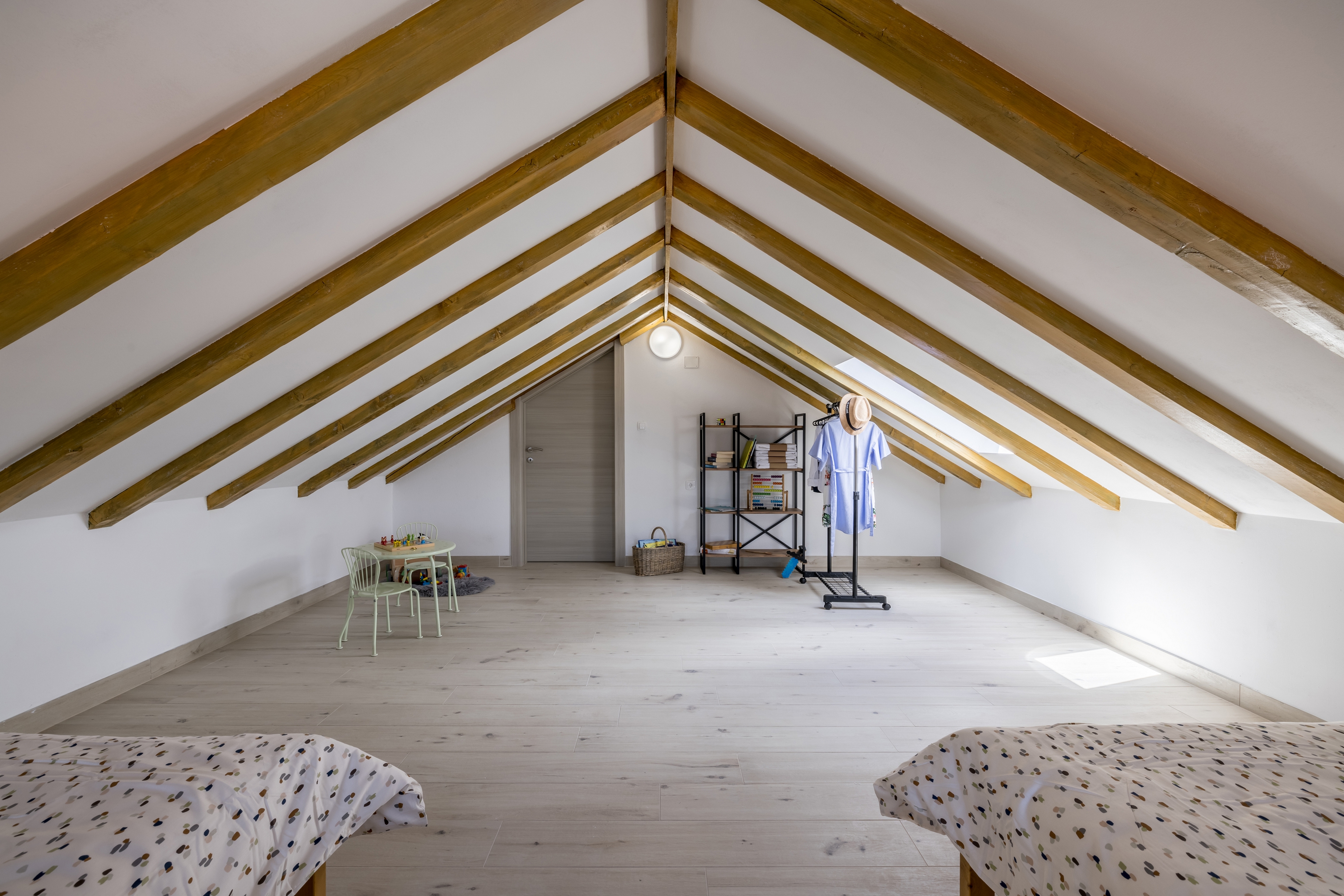 Three bedroom apartment with terrace and sea view Splitska, Brač  A-a