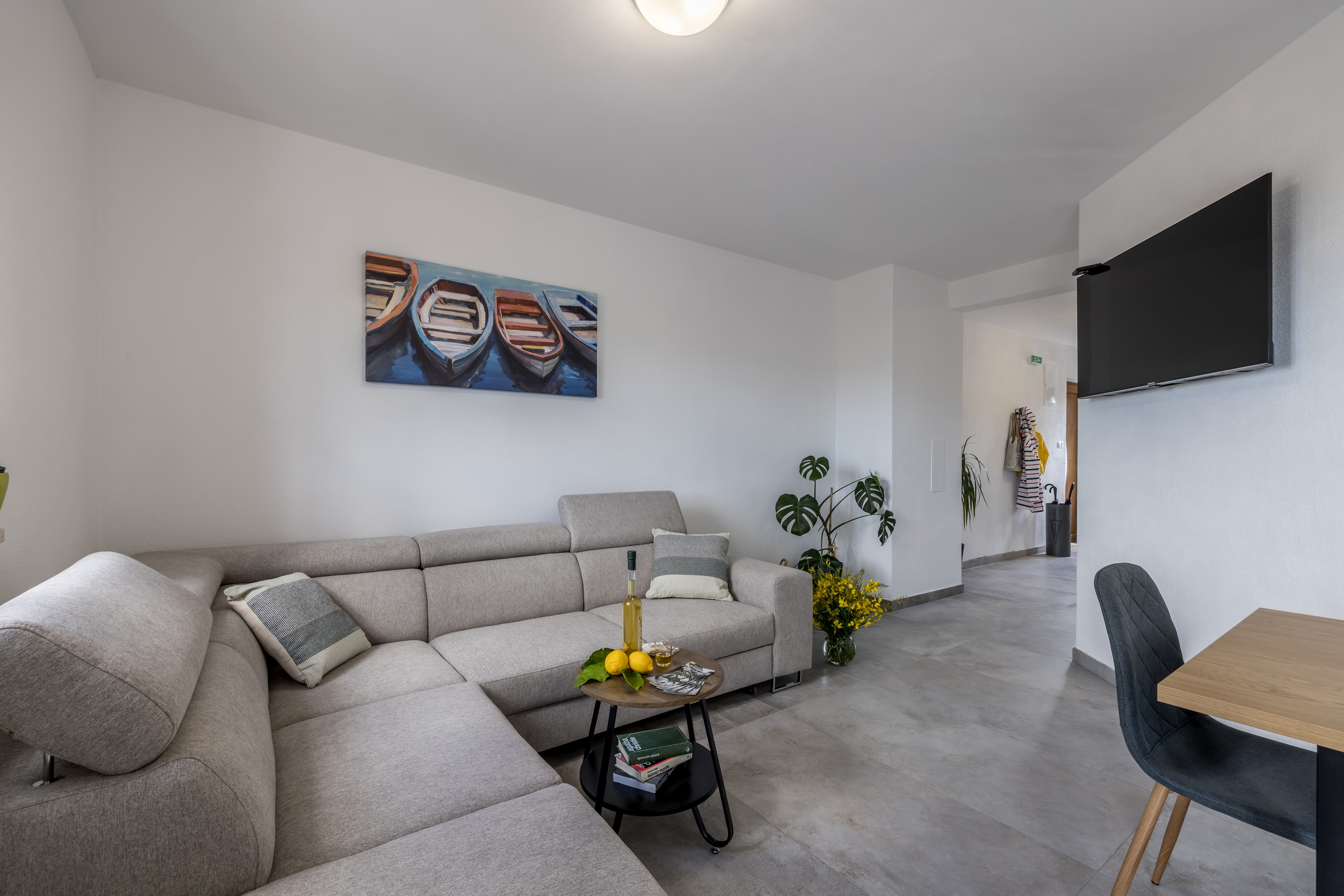 Three bedroom apartment with terrace and sea view Splitska, Brač  A-a