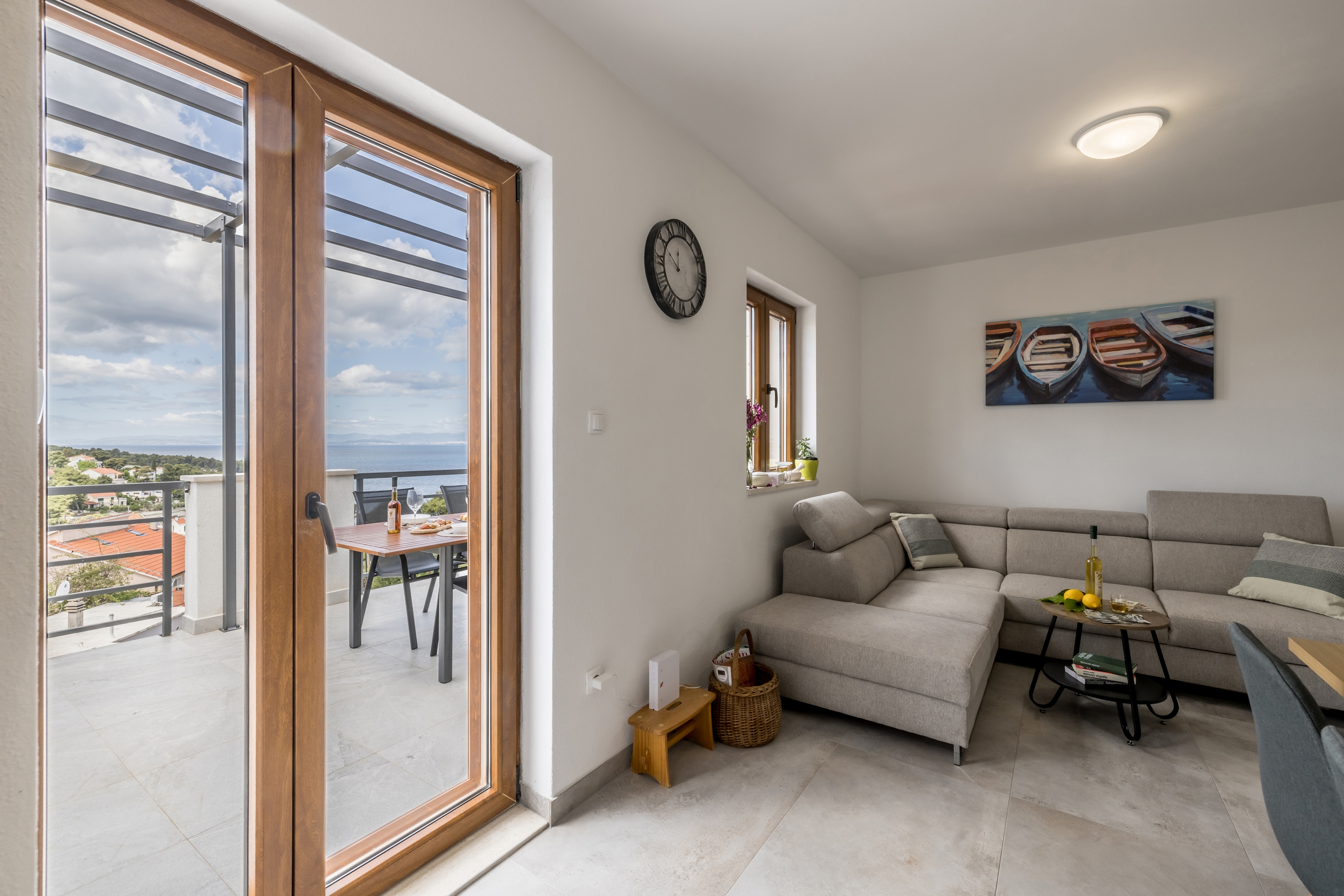 Three bedroom apartment with terrace and sea view Splitska, Brač  A-a