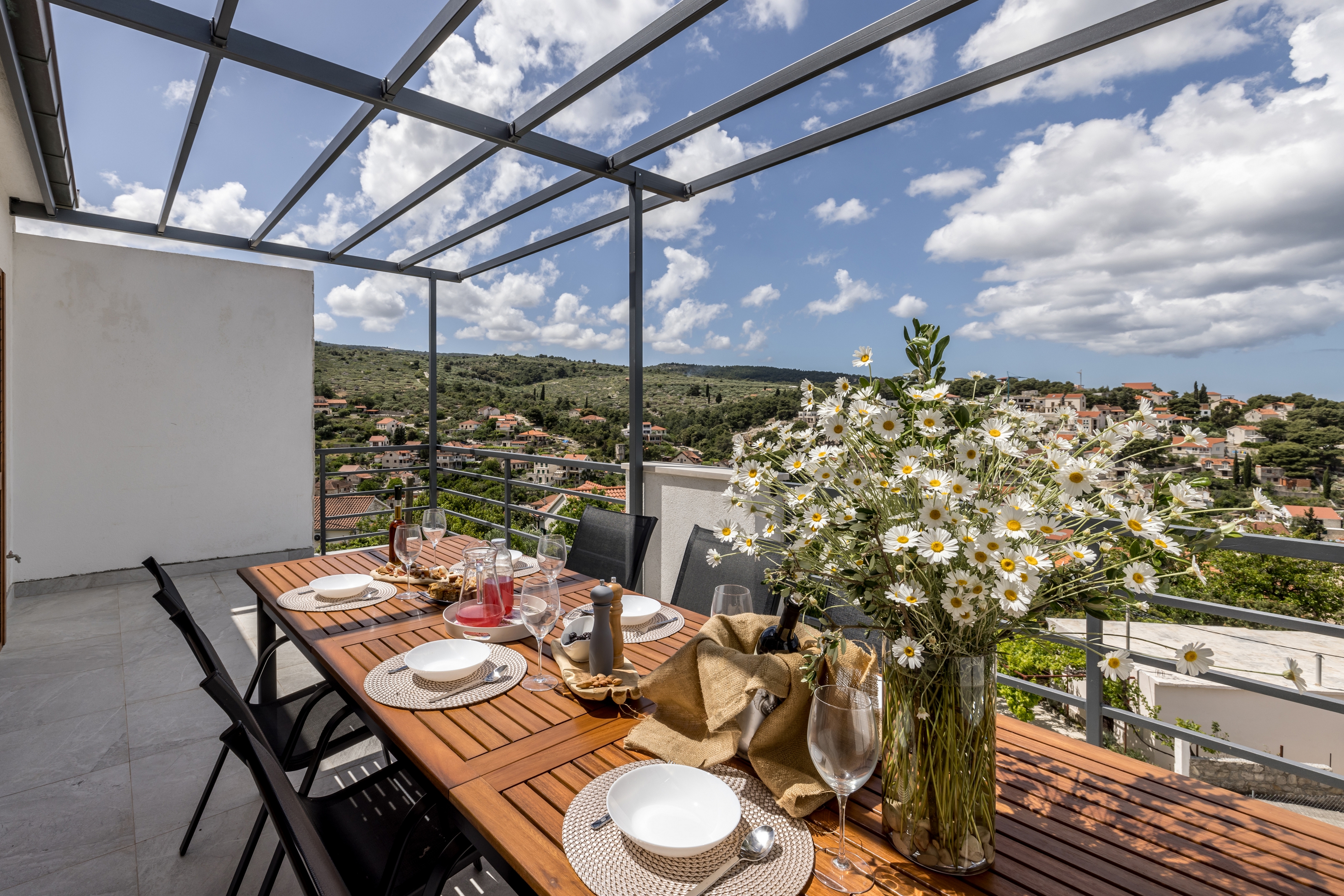 Three bedroom apartment with terrace and sea view Splitska, Brač  A-a