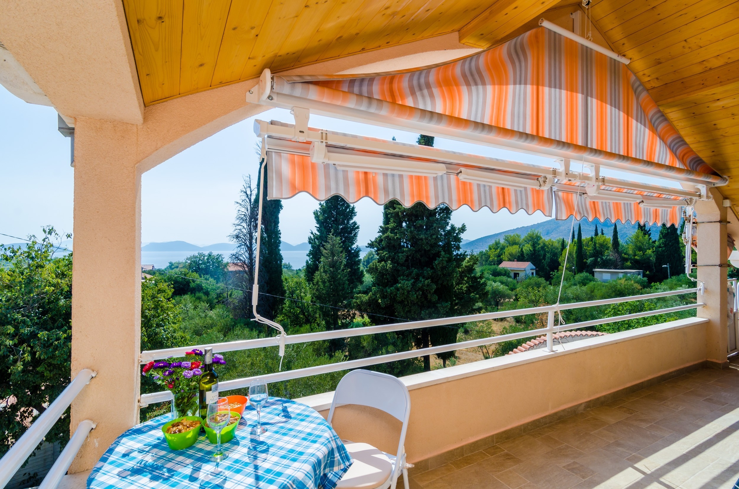 Two bedroom apartment with balcony and sea view Banići, Dubrovnik  A-a