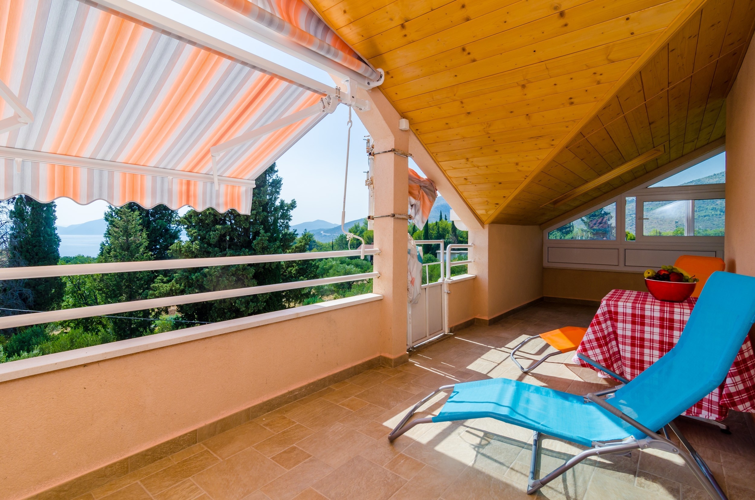 Two bedroom apartment with terrace and sea view Banići, Dubrovnik  A-b