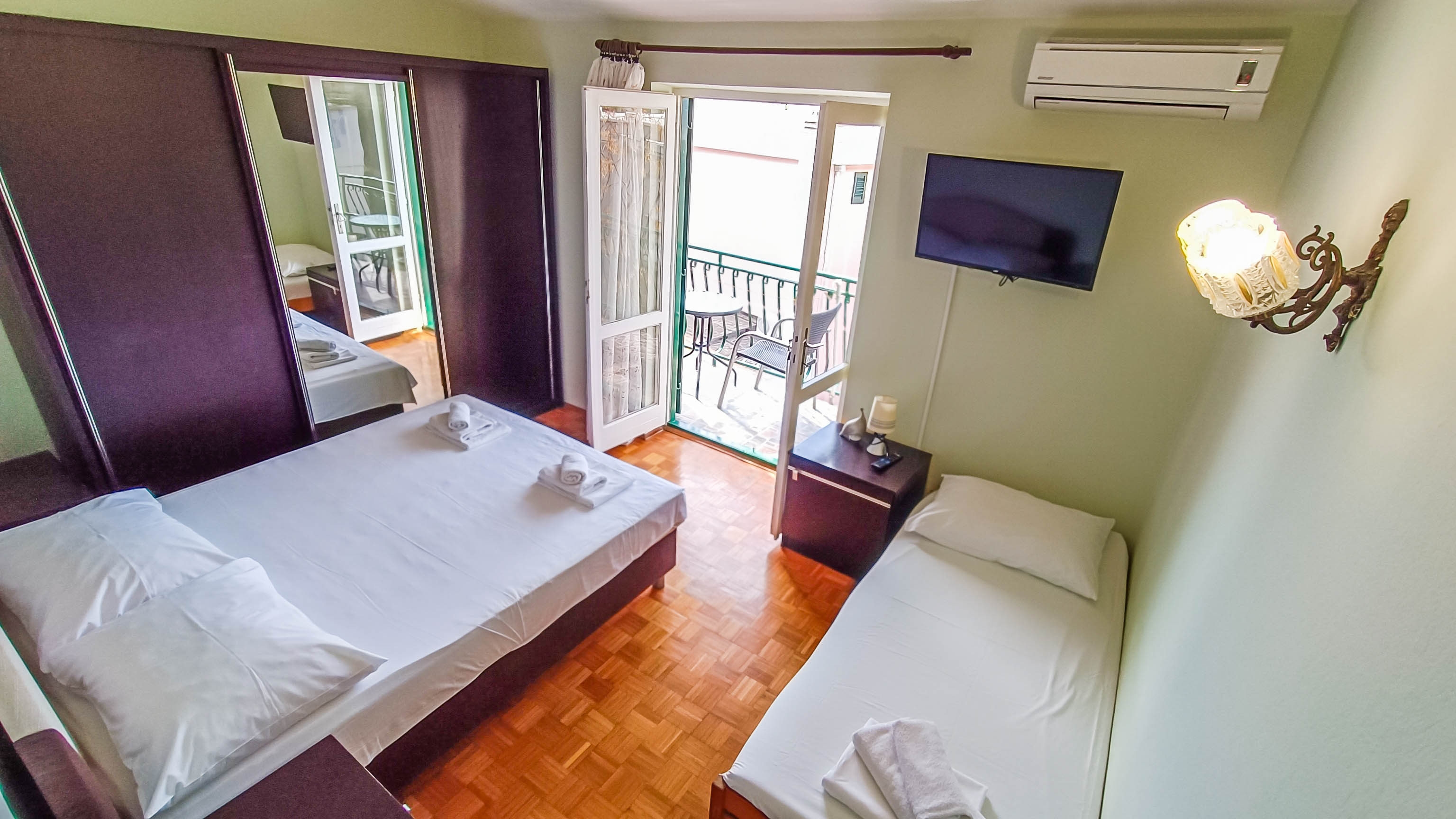 One bedroom apartment near beach Promajna, Makarska  A-a