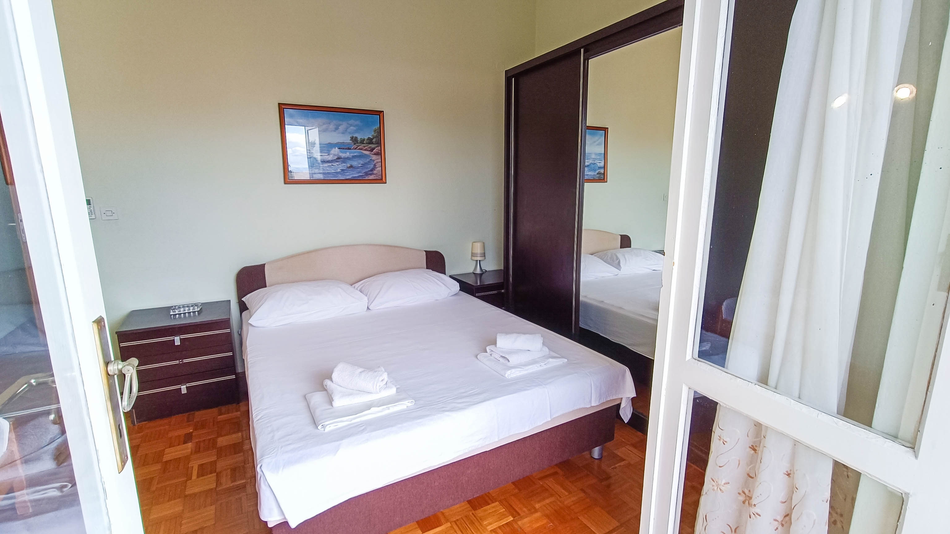 One bedroom apartment near beach Promajna, Makarska  A-a