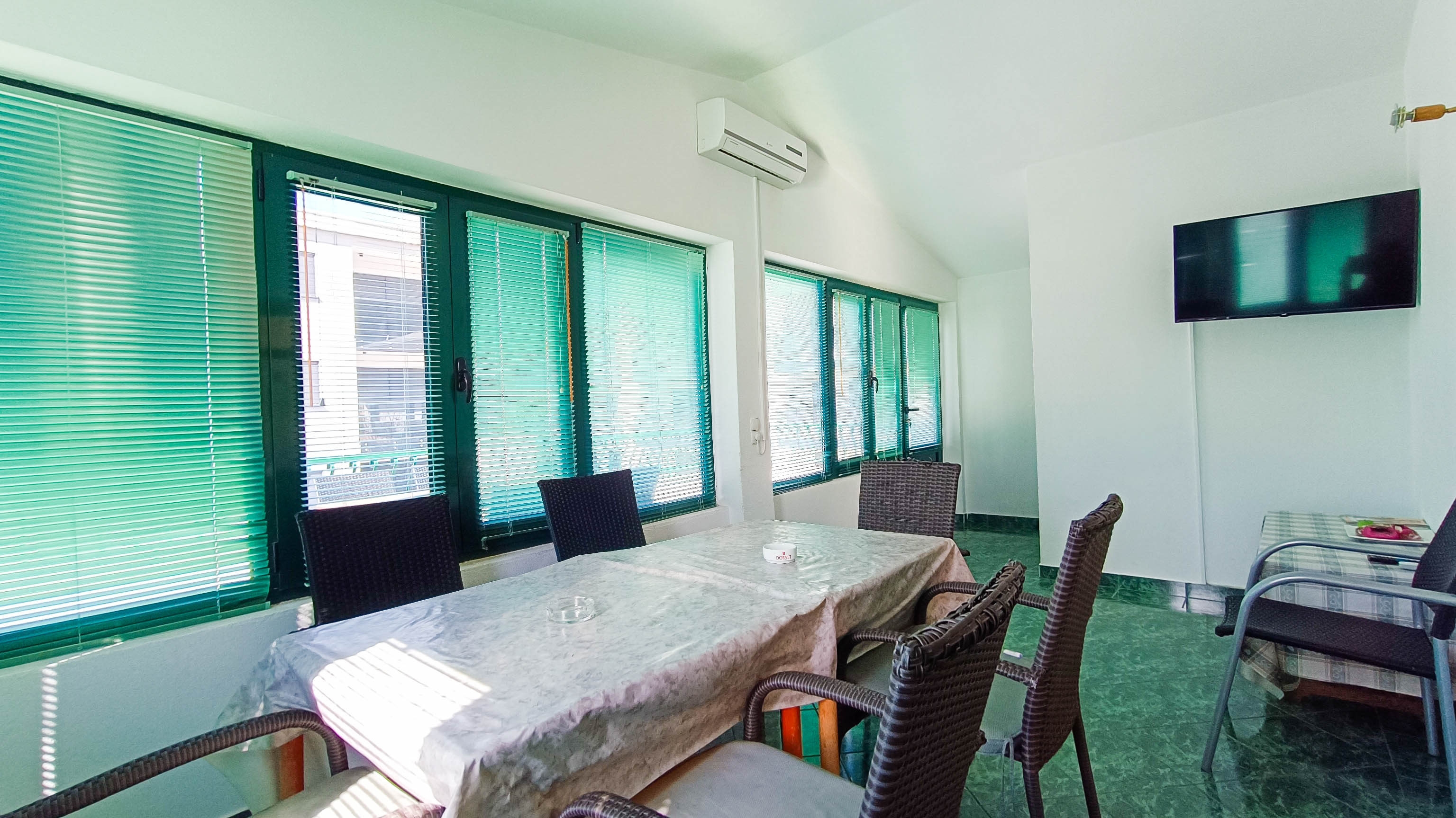 One bedroom apartment near beach Promajna, Makarska  A-b