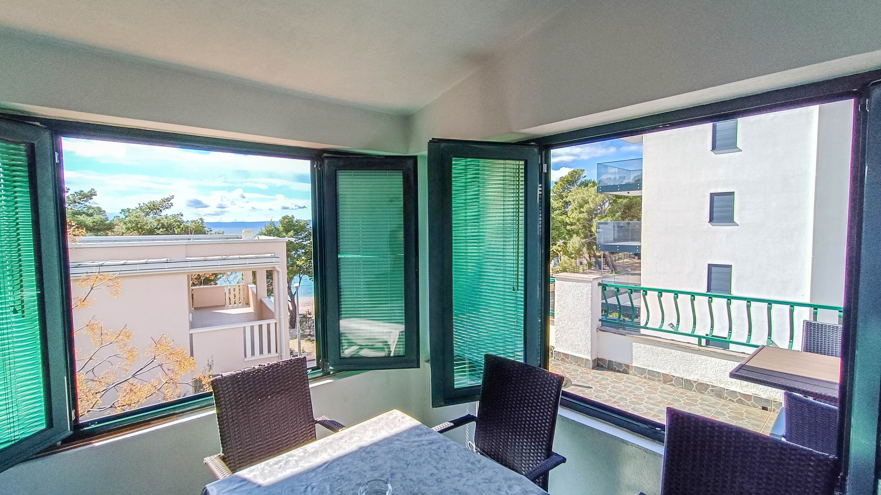 One bedroom apartment near beach Promajna, Makarska  A-b