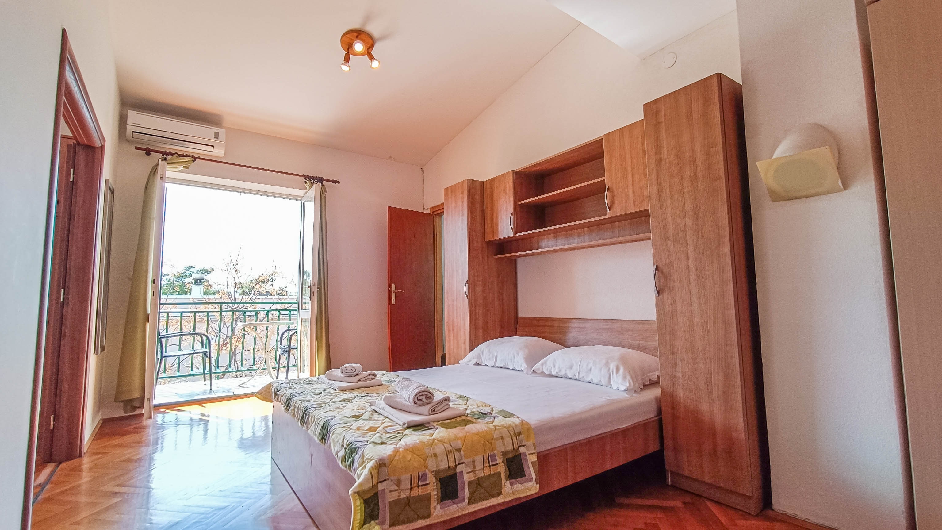 One bedroom apartment near beach Promajna, Makarska  A-b