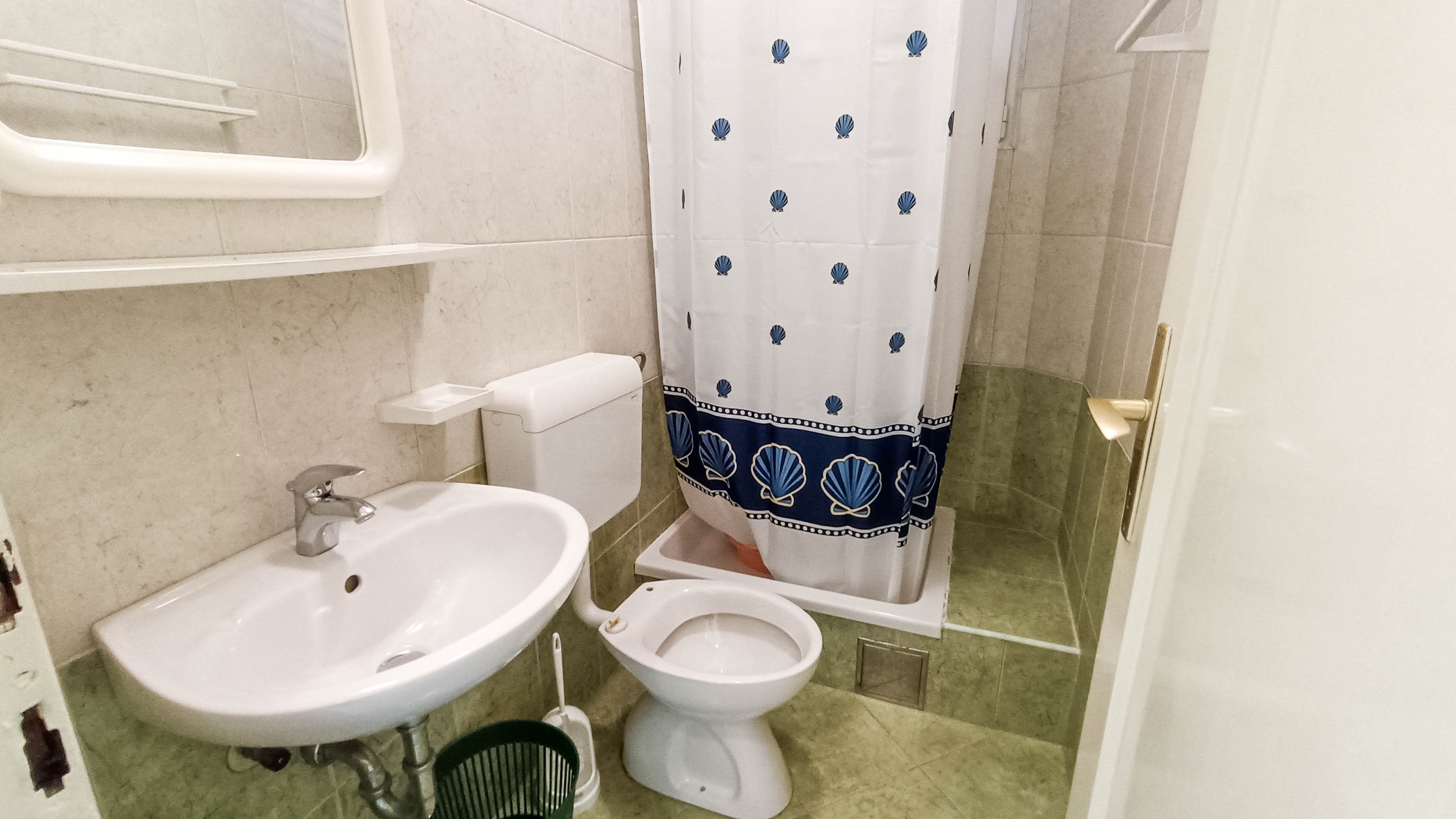 Four bedroom apartment near beach Promajna, Makarska  A-c