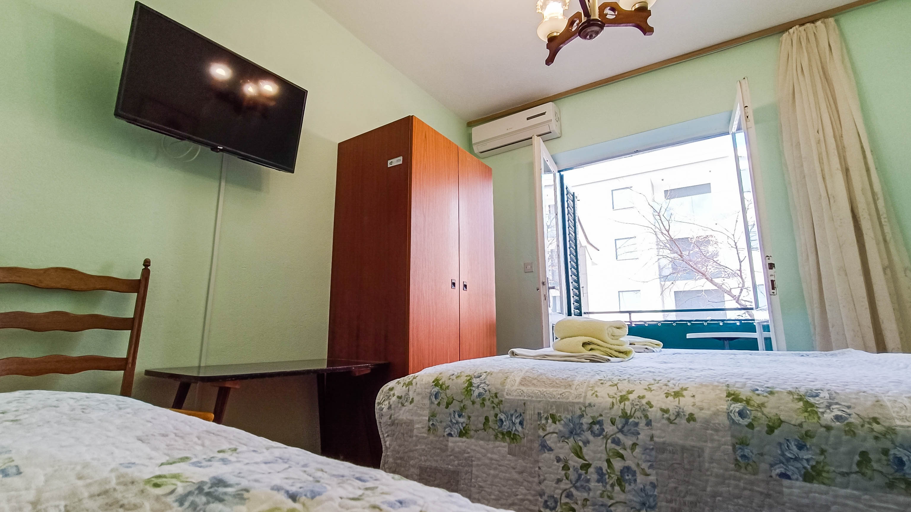 Four bedroom apartment near beach Promajna, Makarska  A-c