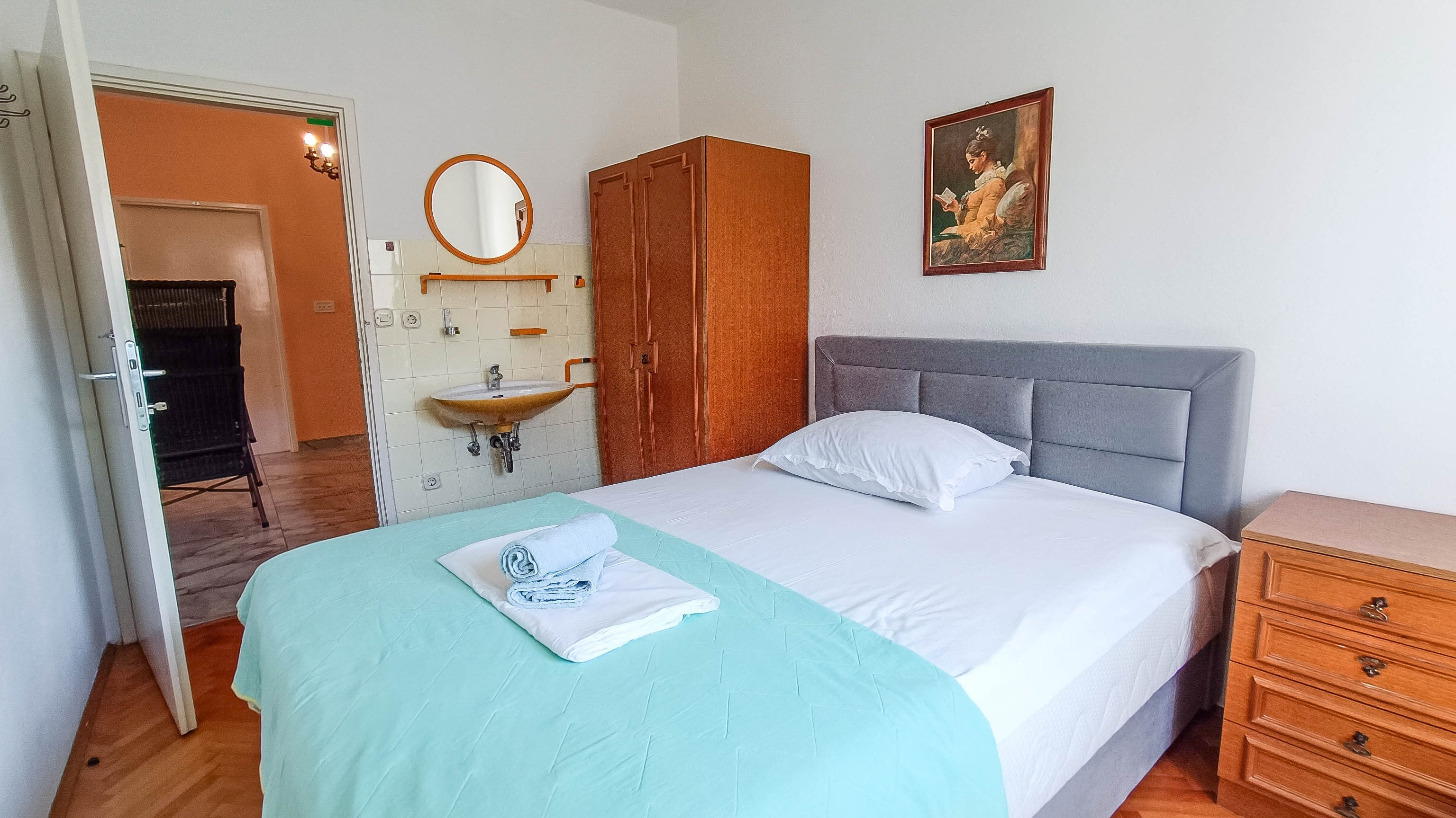 Four bedroom apartment near beach Promajna, Makarska  A-c