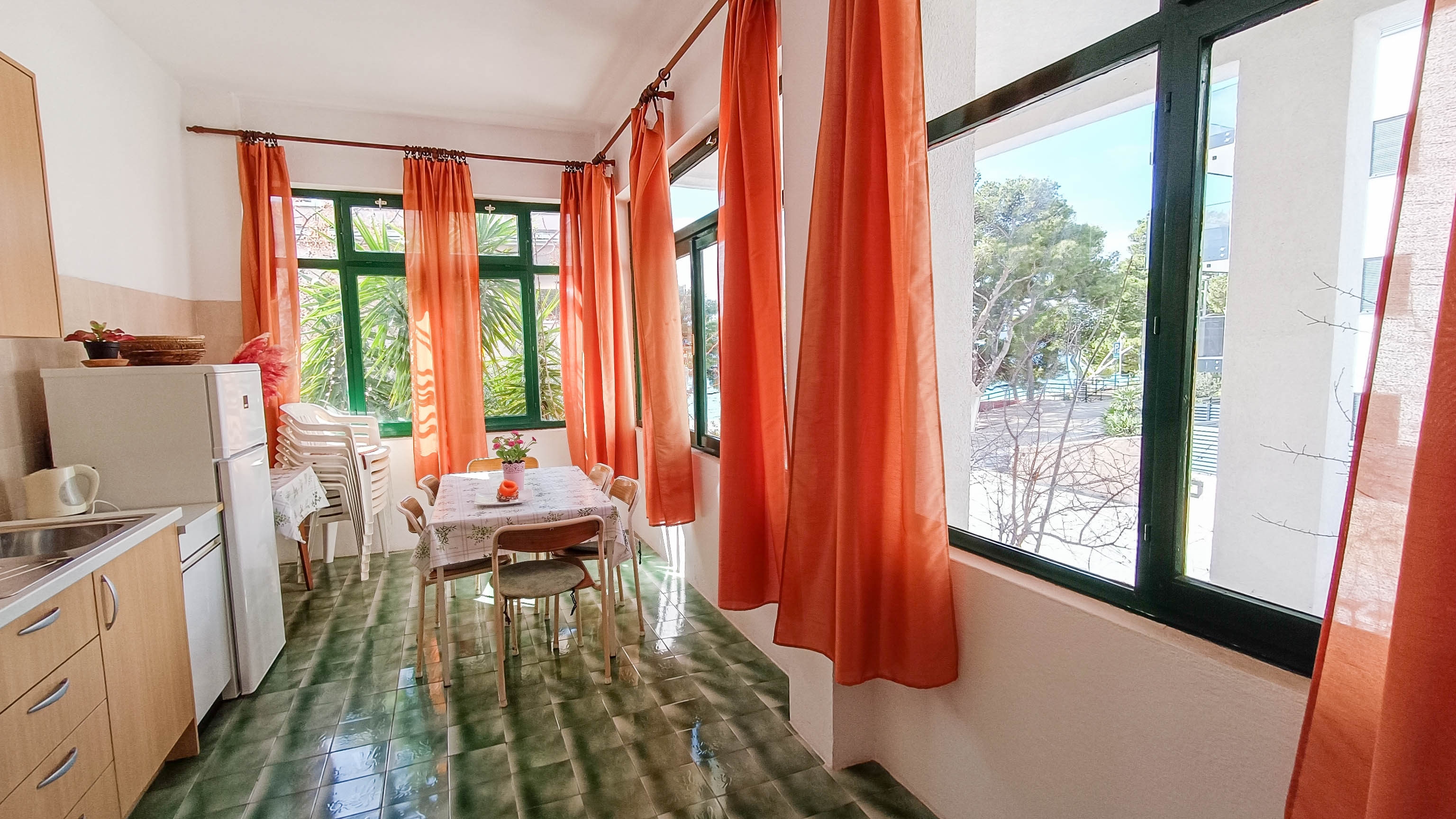 Four bedroom apartment near beach Promajna, Makarska  A-c