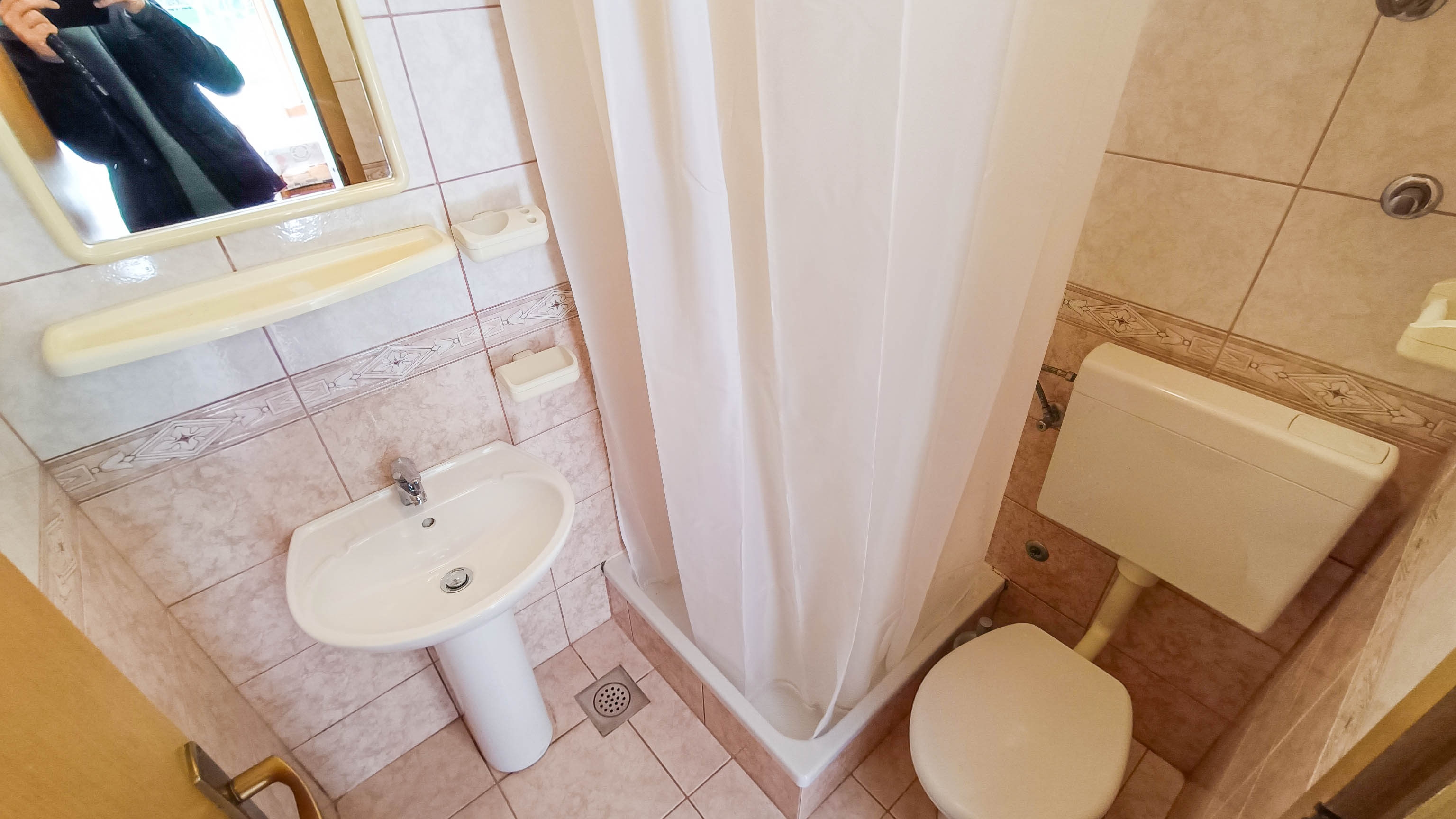 One bedroom apartment near beach Promajna, Makarska  A-d