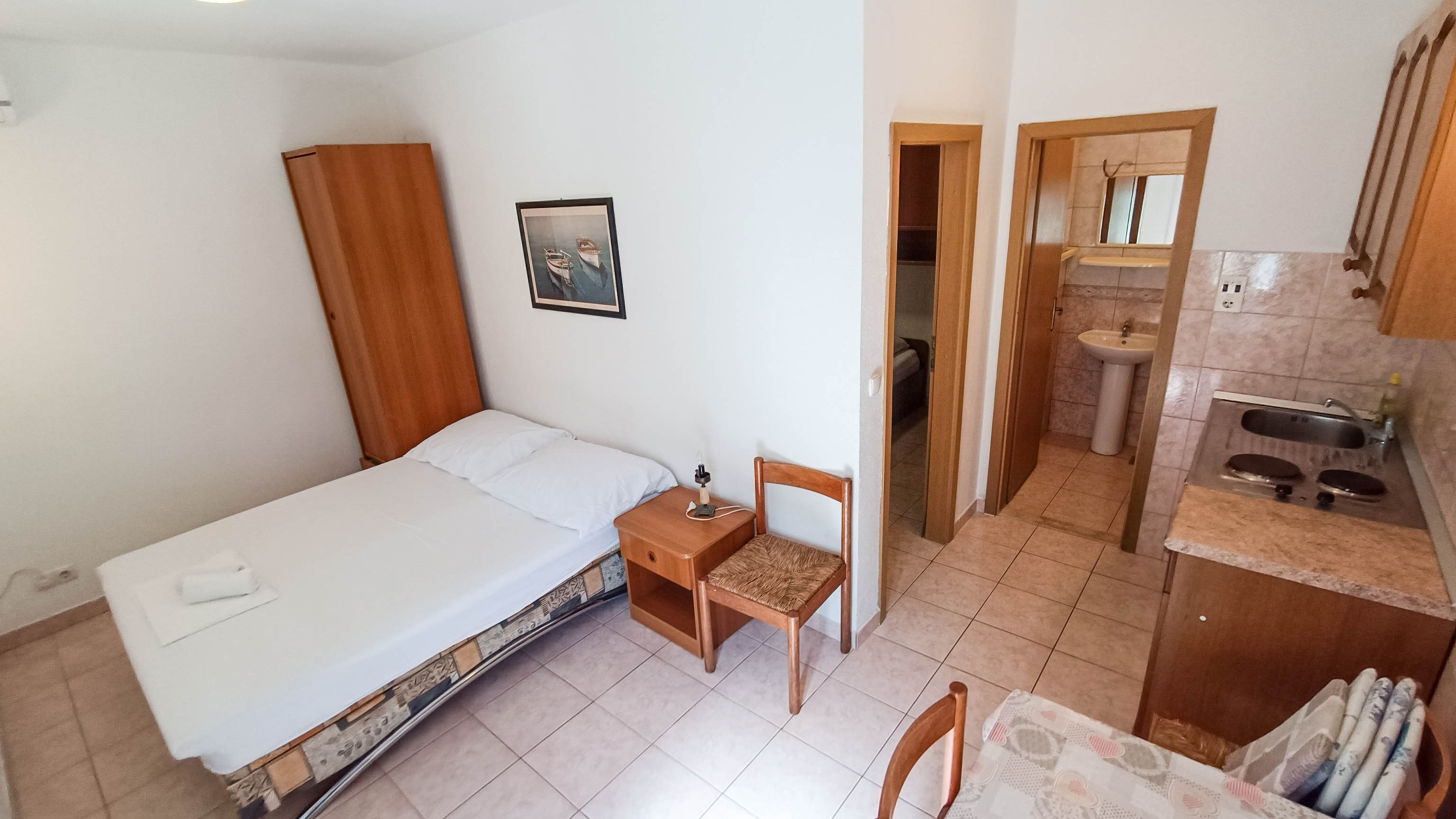 One bedroom apartment near beach Promajna, Makarska  A-d