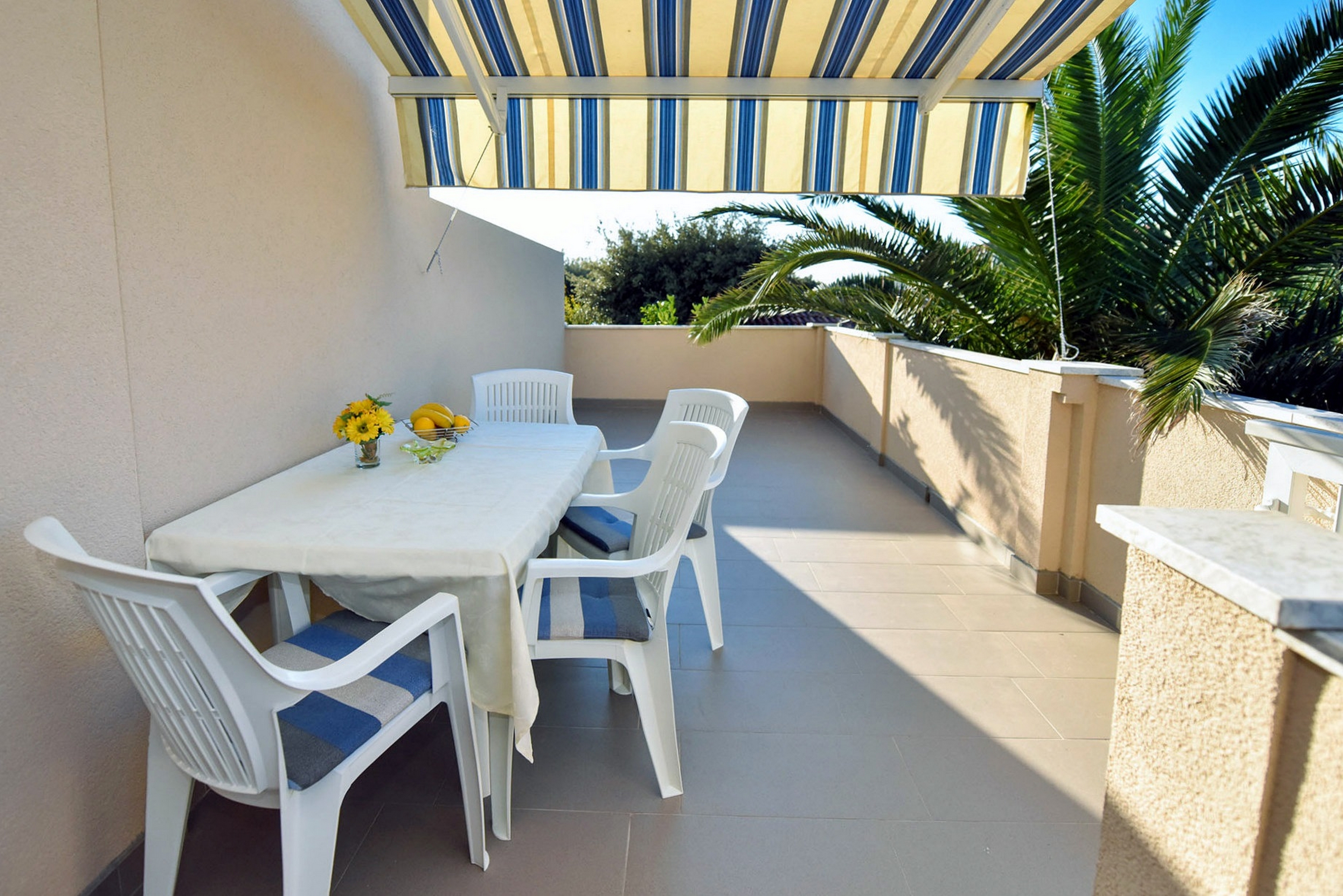 One bedroom apartment with balcony and sea view Mandre, Pag (A-23187-a)