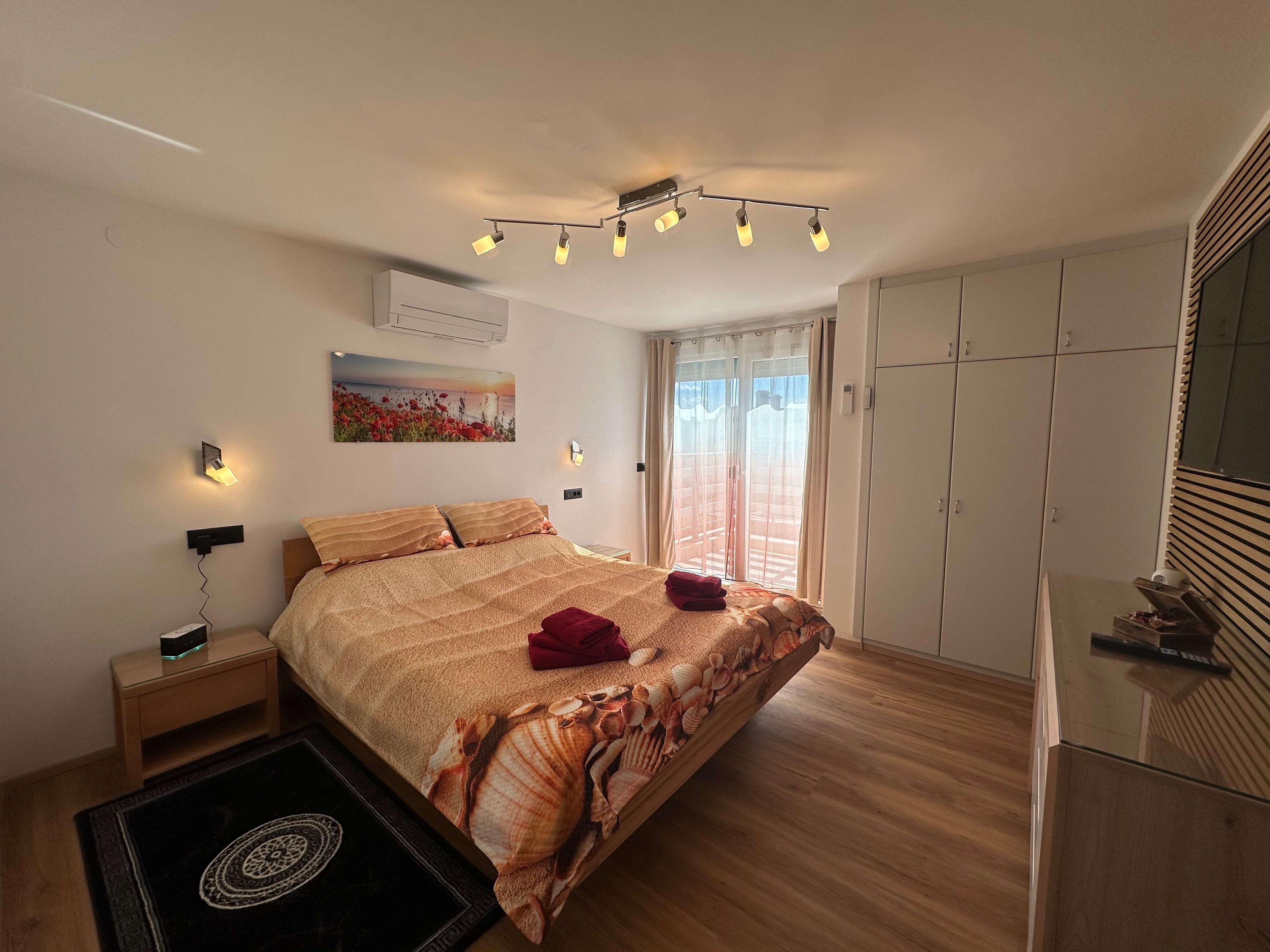 One bedroom apartment with terrace Rovinj  A-c