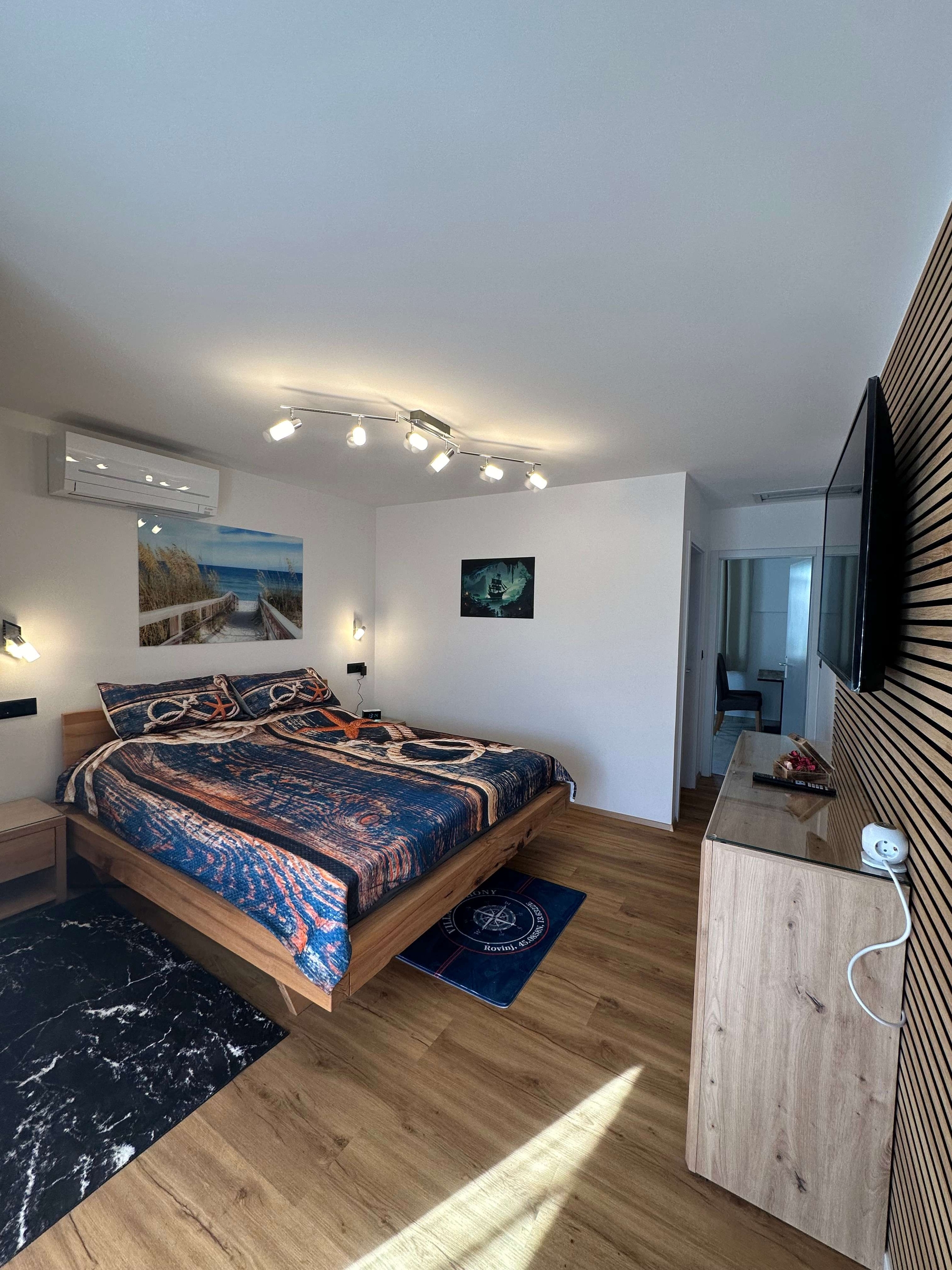 One bedroom apartment with terrace Rovinj  A-d