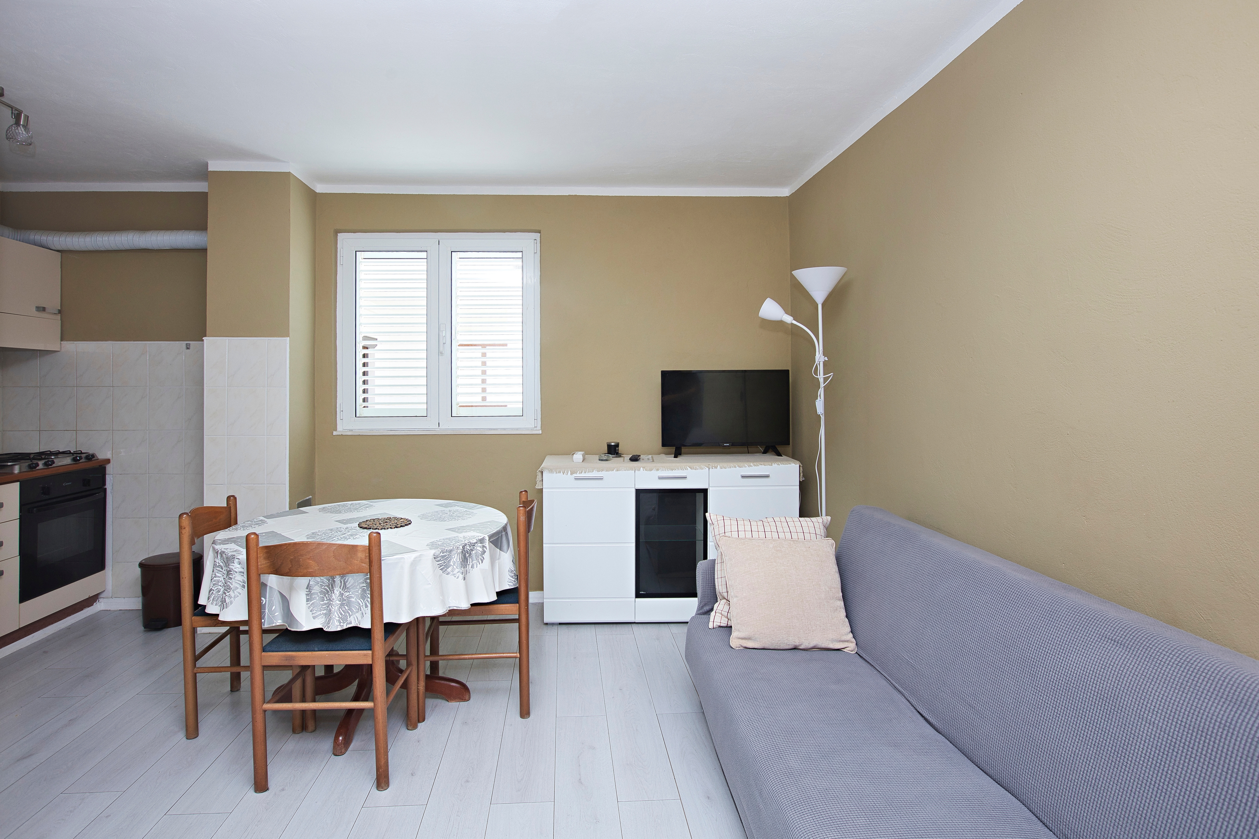 One bedroom apartment near beach Jezera, Murter (A-23192-a)