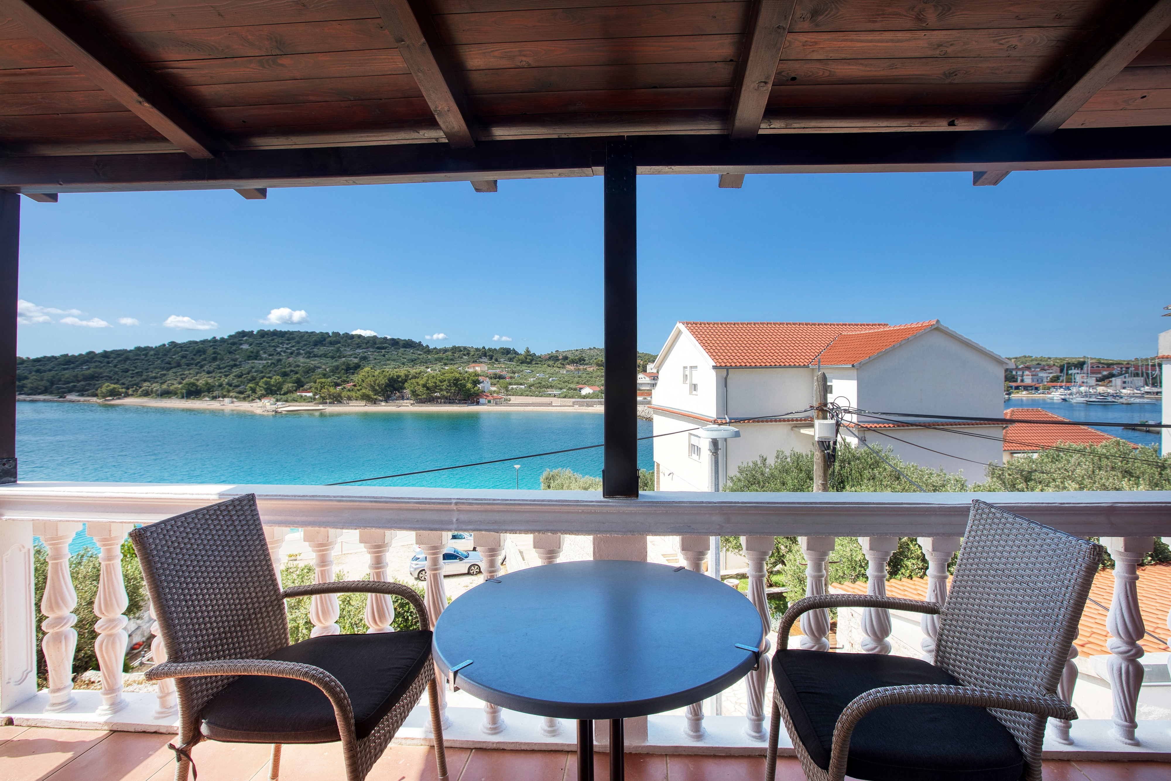 One bedroom apartment near beach Jezera, Murter  A-a