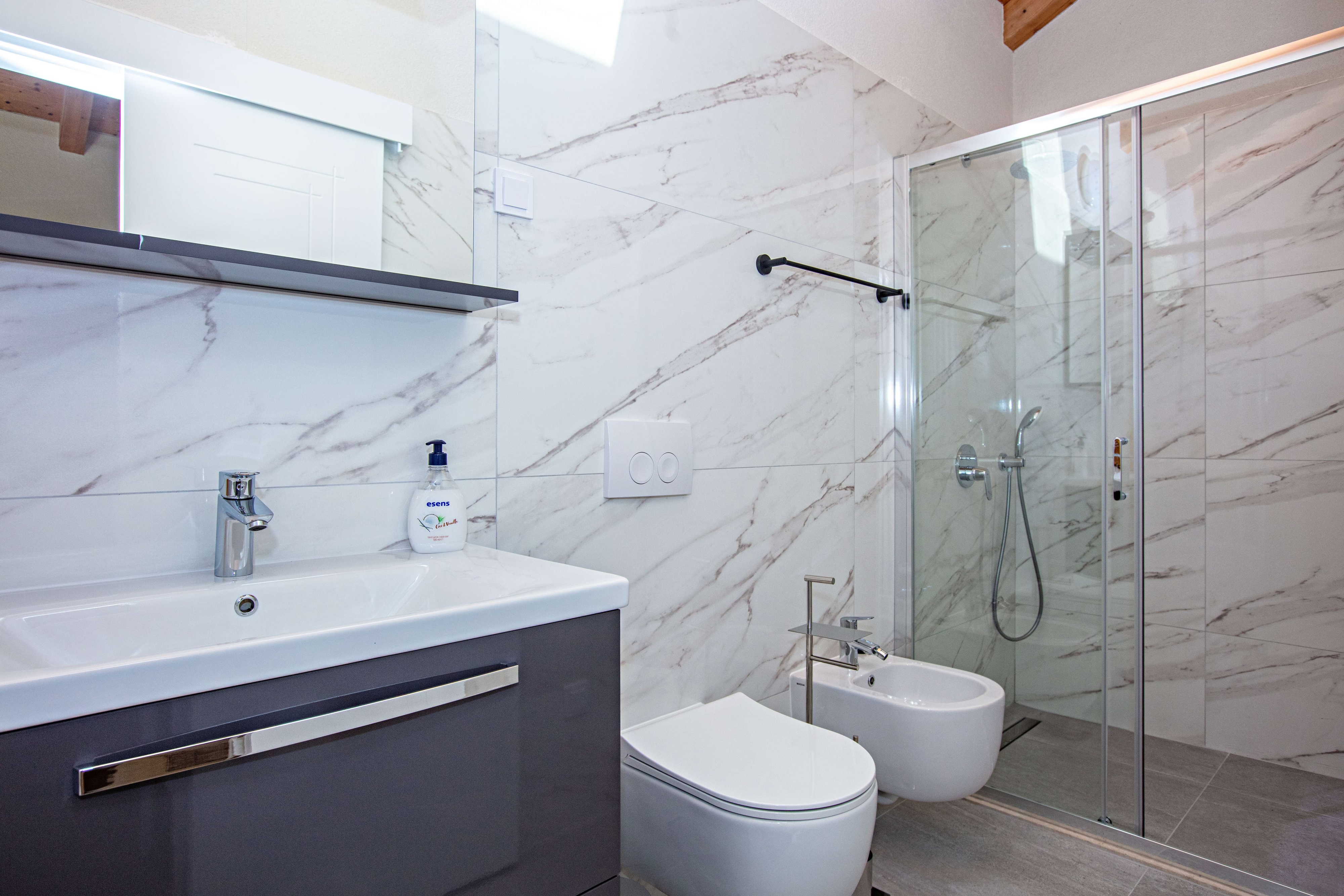 Two bedroom house with terrace Murter  K