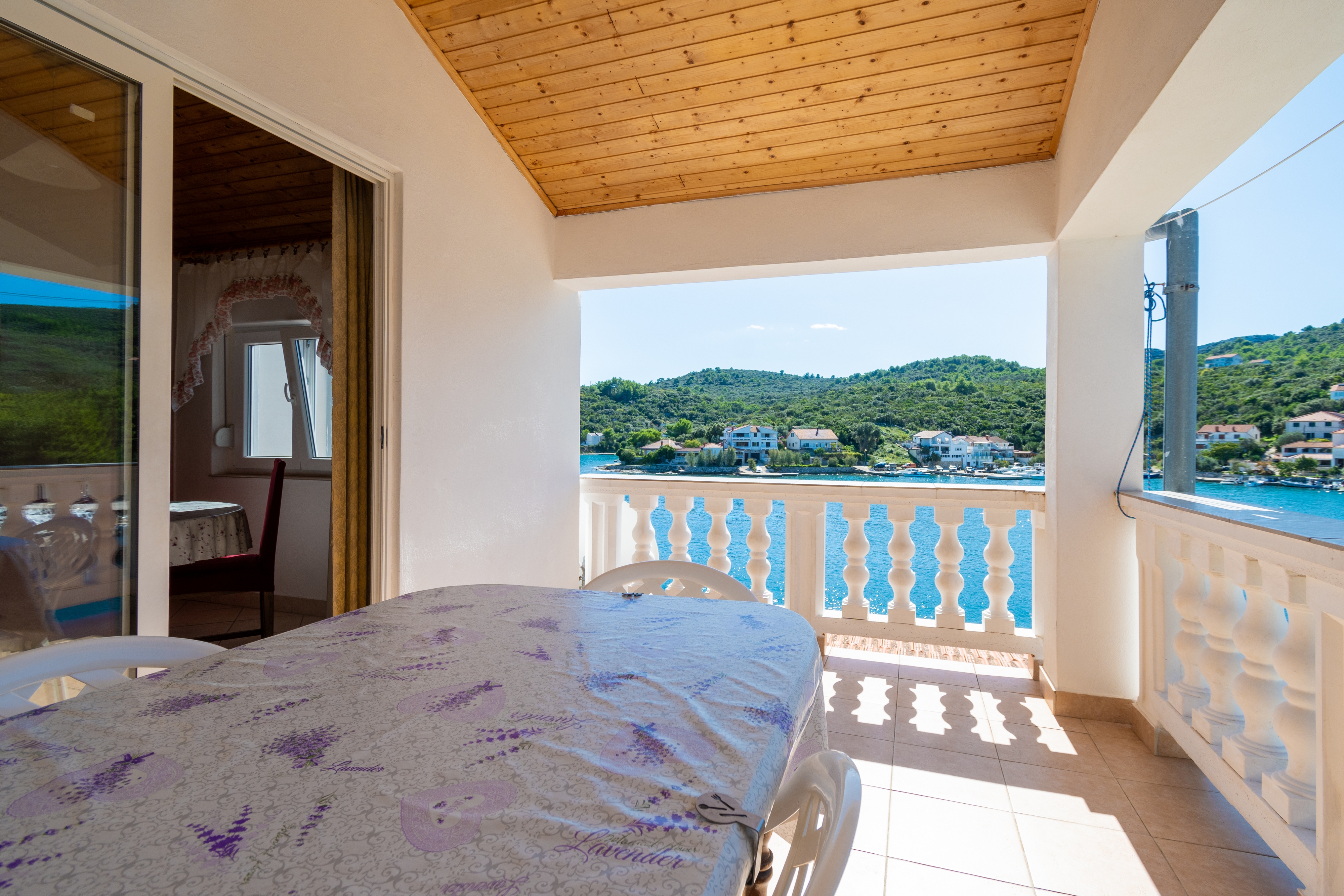 Three bedroom apartment near beach Zaglav, Dugi otok  A-a