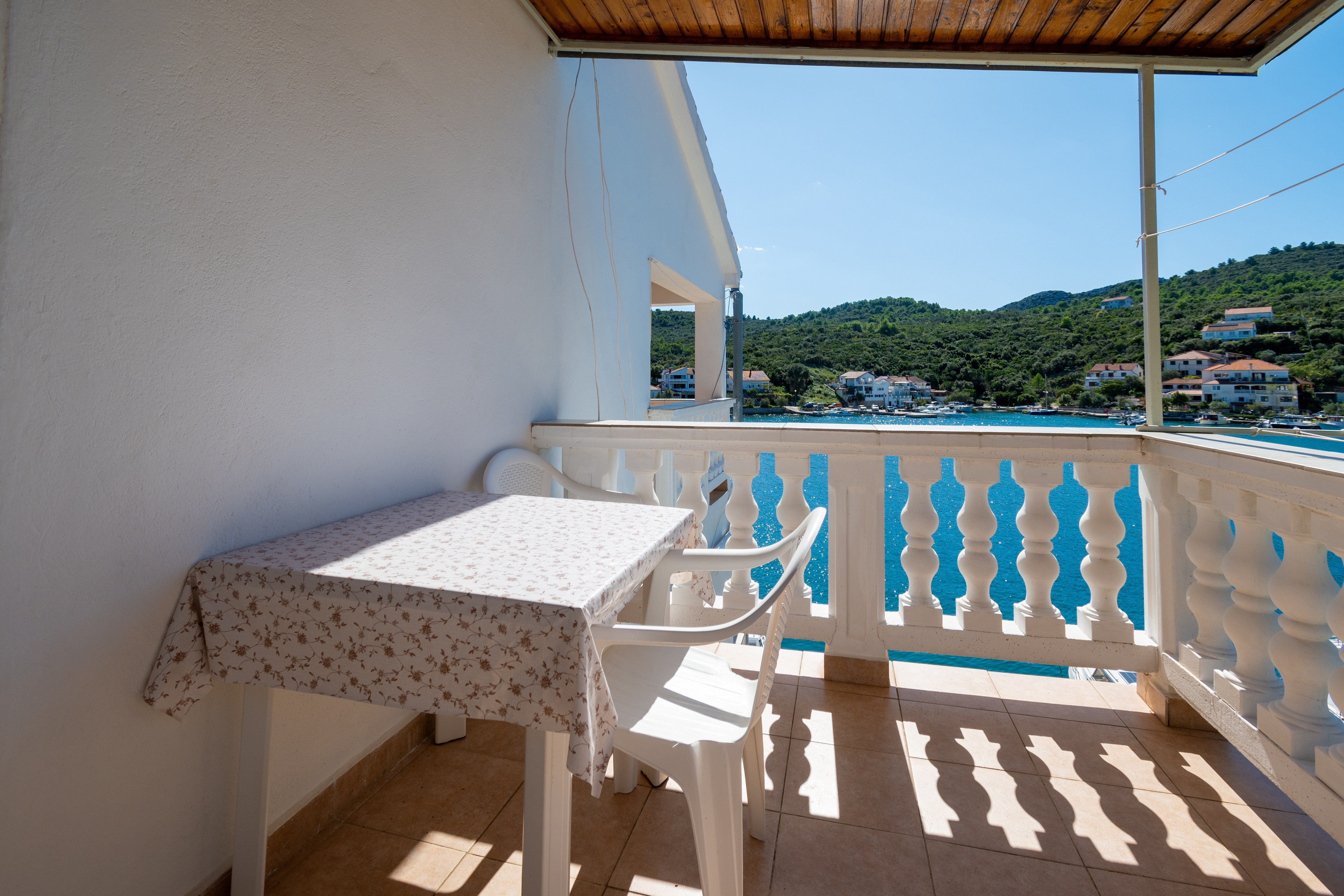 Three bedroom apartment near beach Zaglav, Dugi otok  A-a