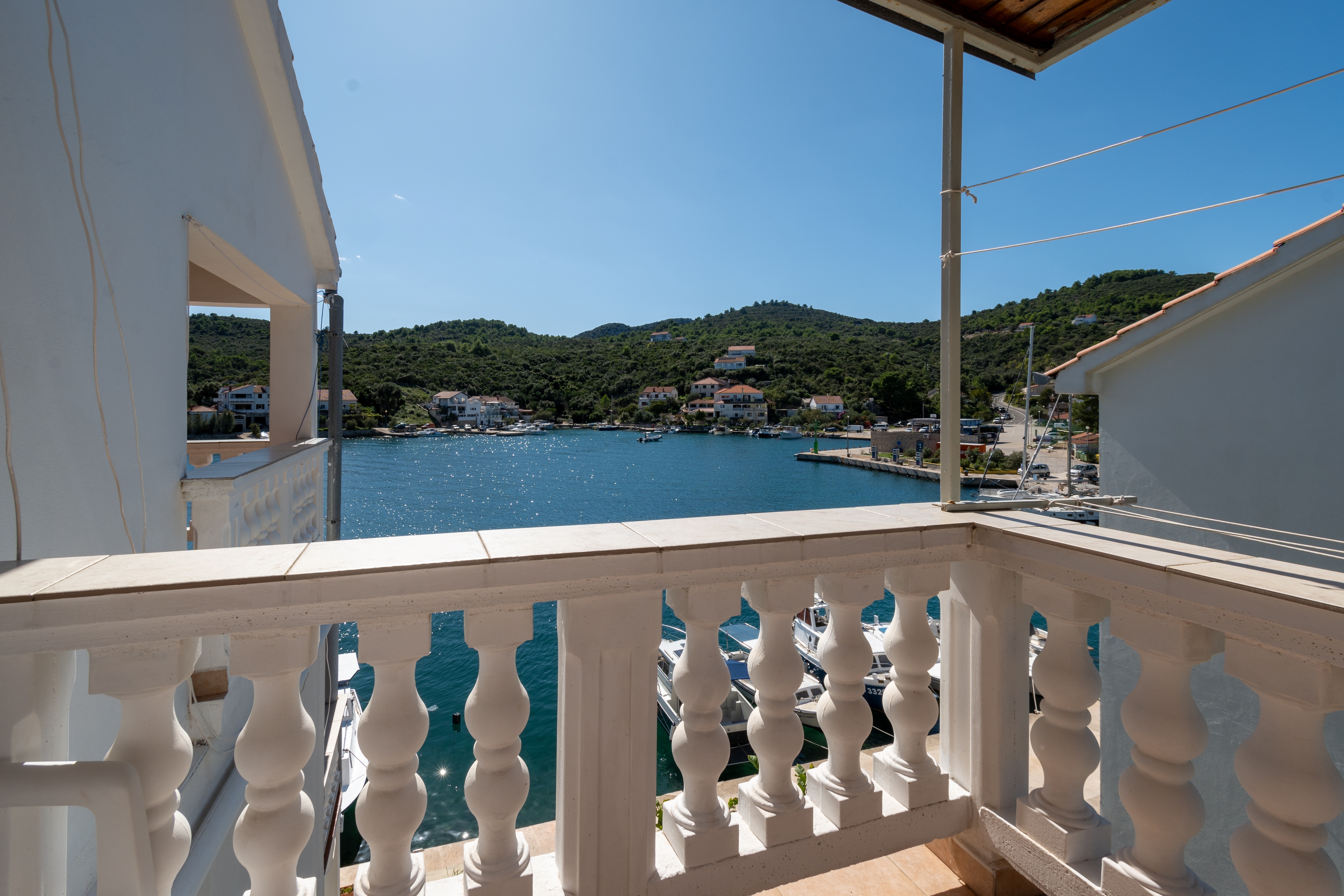 Three bedroom apartment near beach Zaglav, Dugi otok  A-a