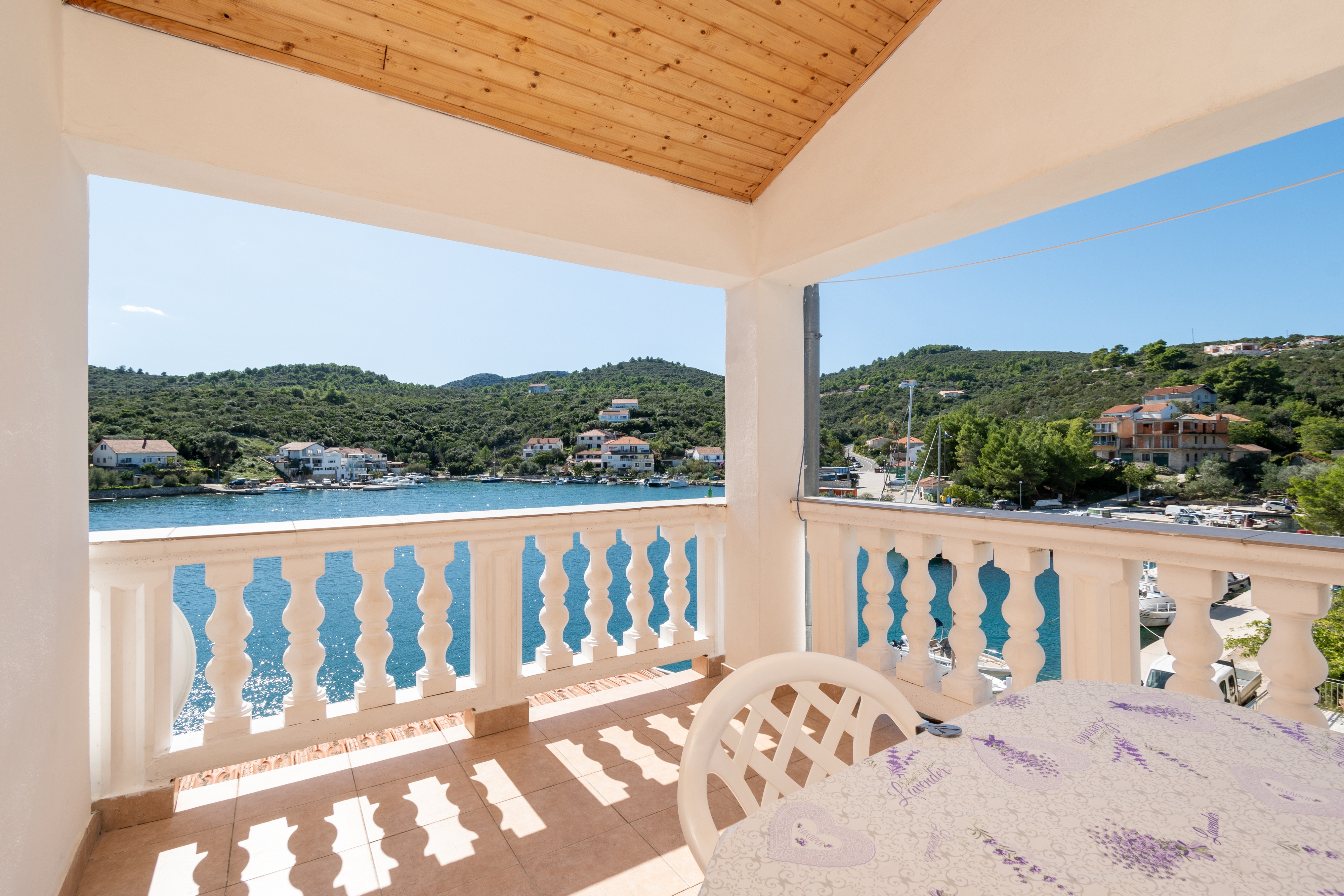 Three bedroom apartment near beach Zaglav, Dugi otok  A-a