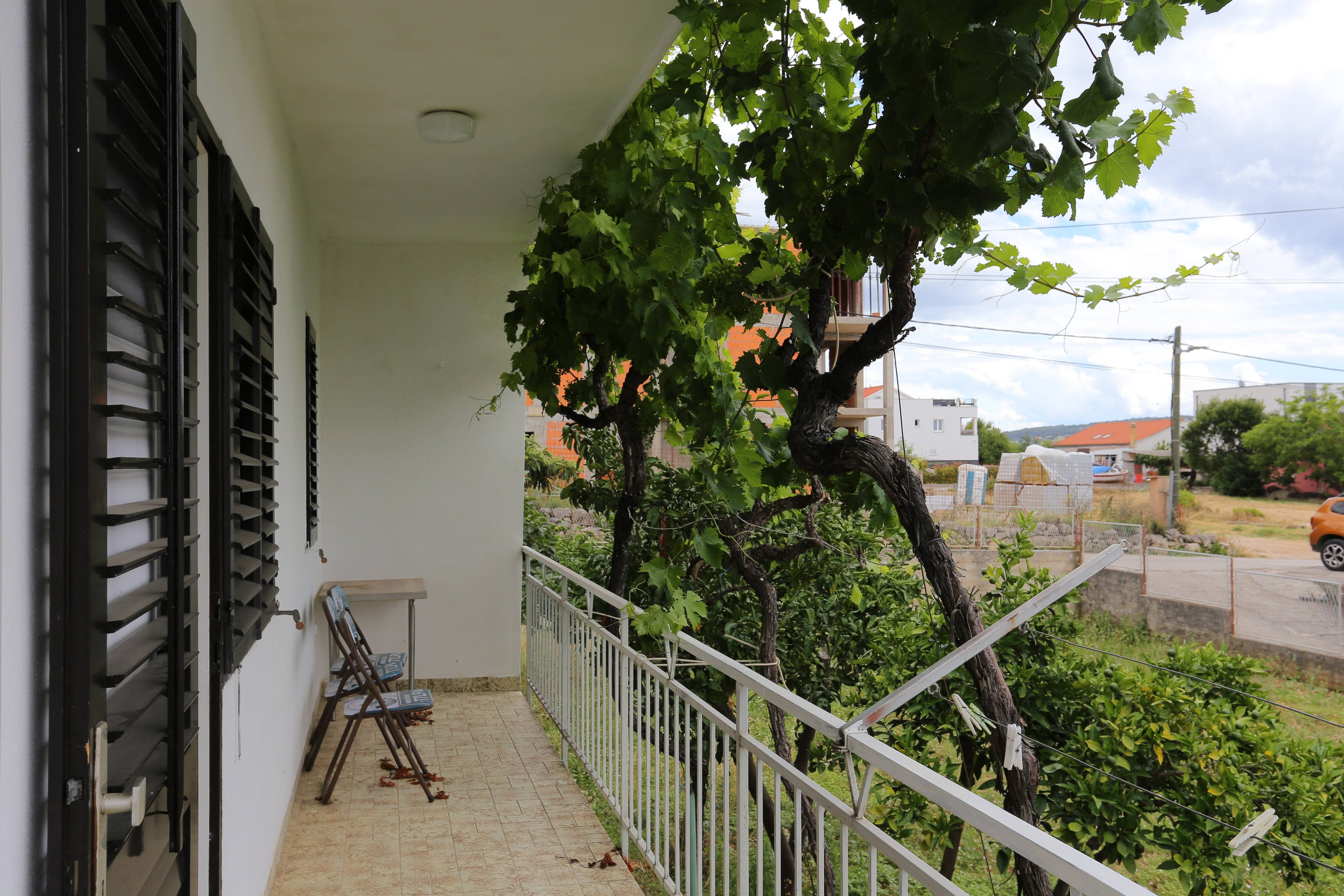 Two bedroom apartment with balcony and sea view Trogir  A-b